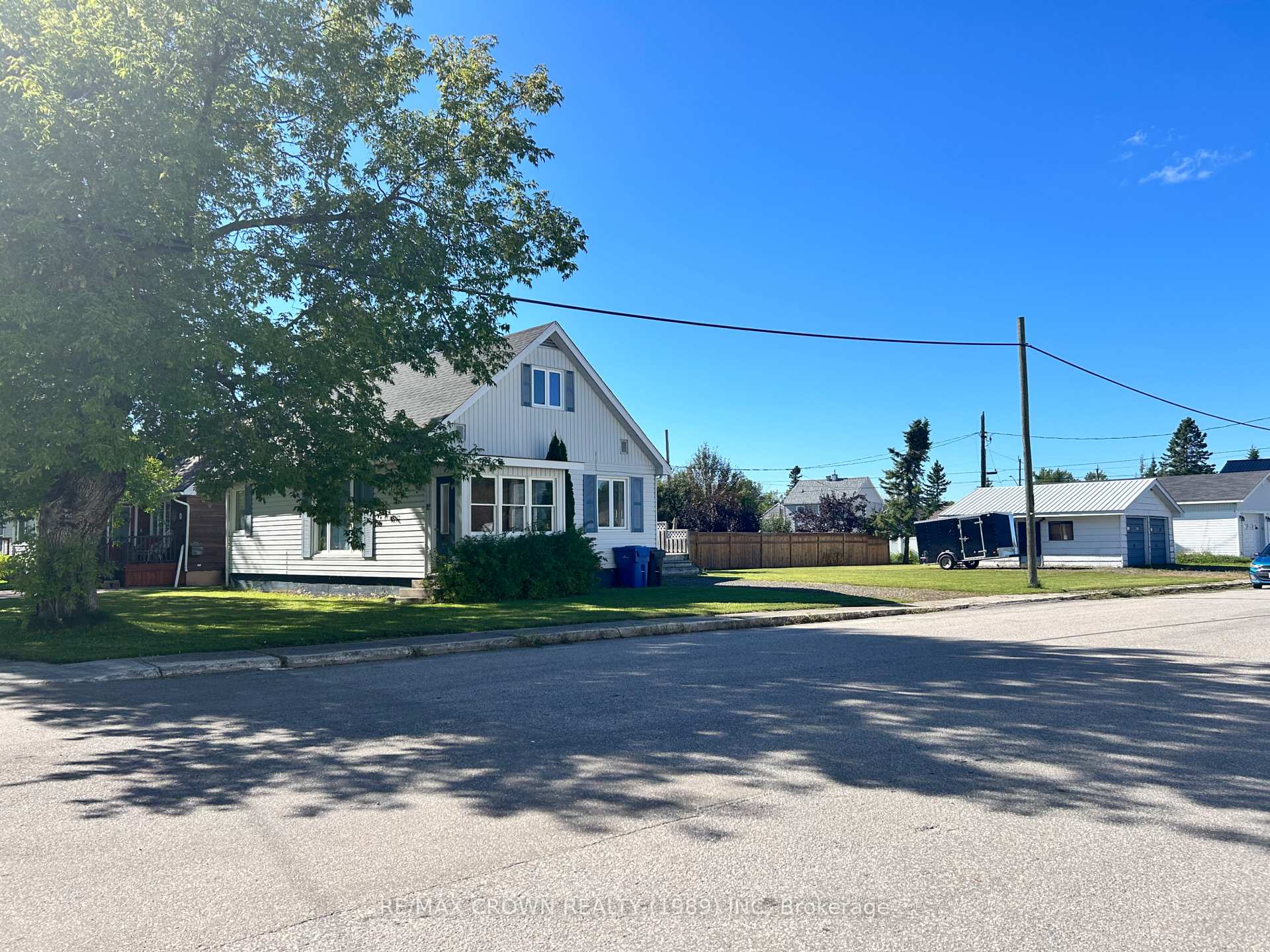 Photo 42 of 85 Dominion Avenue, Kapuskasing — HOMEH