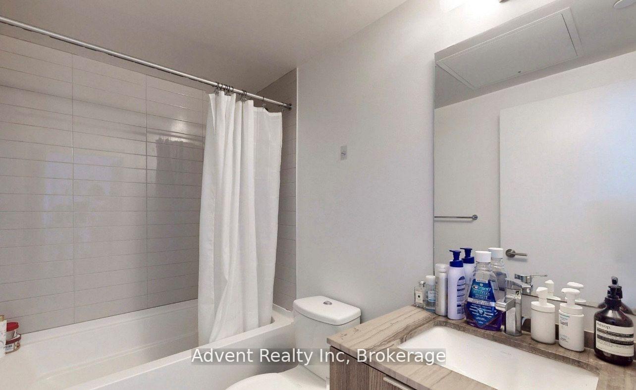 Photo 17 of Unit 5213, 11 Wellesley Street W, Toronto, Bay Street Corridor — HOMEH