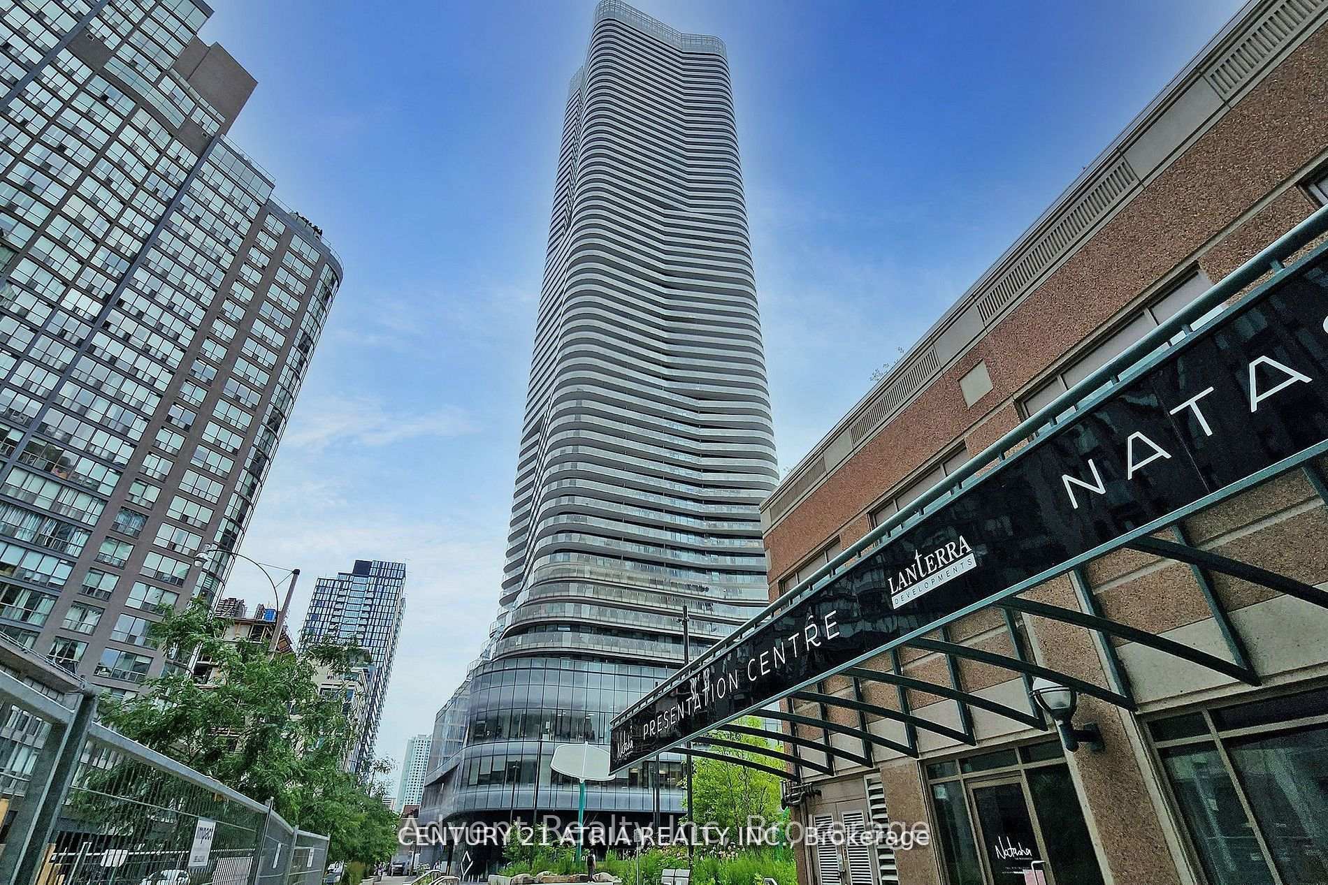 Photo 4 of Unit 5213, 11 Wellesley Street W, Toronto, Bay Street Corridor — HOMEH