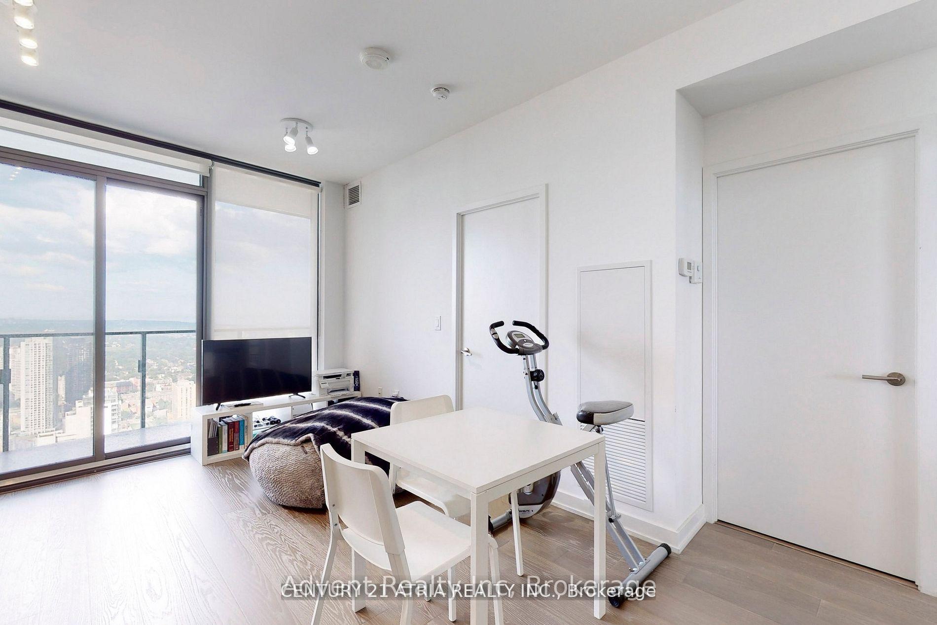 Photo 6 of Unit 5213, 11 Wellesley Street W, Toronto, Bay Street Corridor — HOMEH
