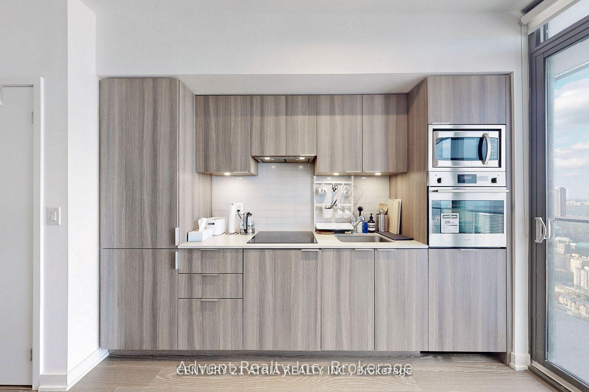 Photo 8 of Unit 5213, 11 Wellesley Street W, Toronto, Bay Street Corridor — HOMEH