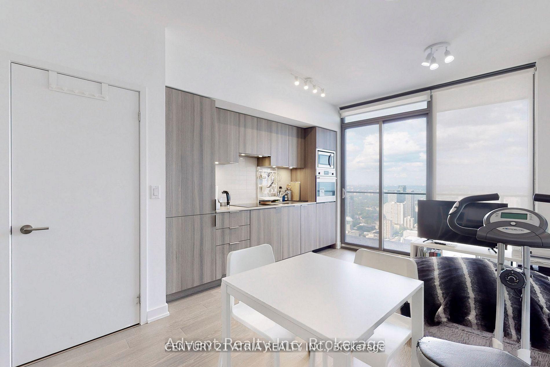 Photo 12 of Unit 5213, 11 Wellesley Street W, Toronto, Bay Street Corridor — HOMEH