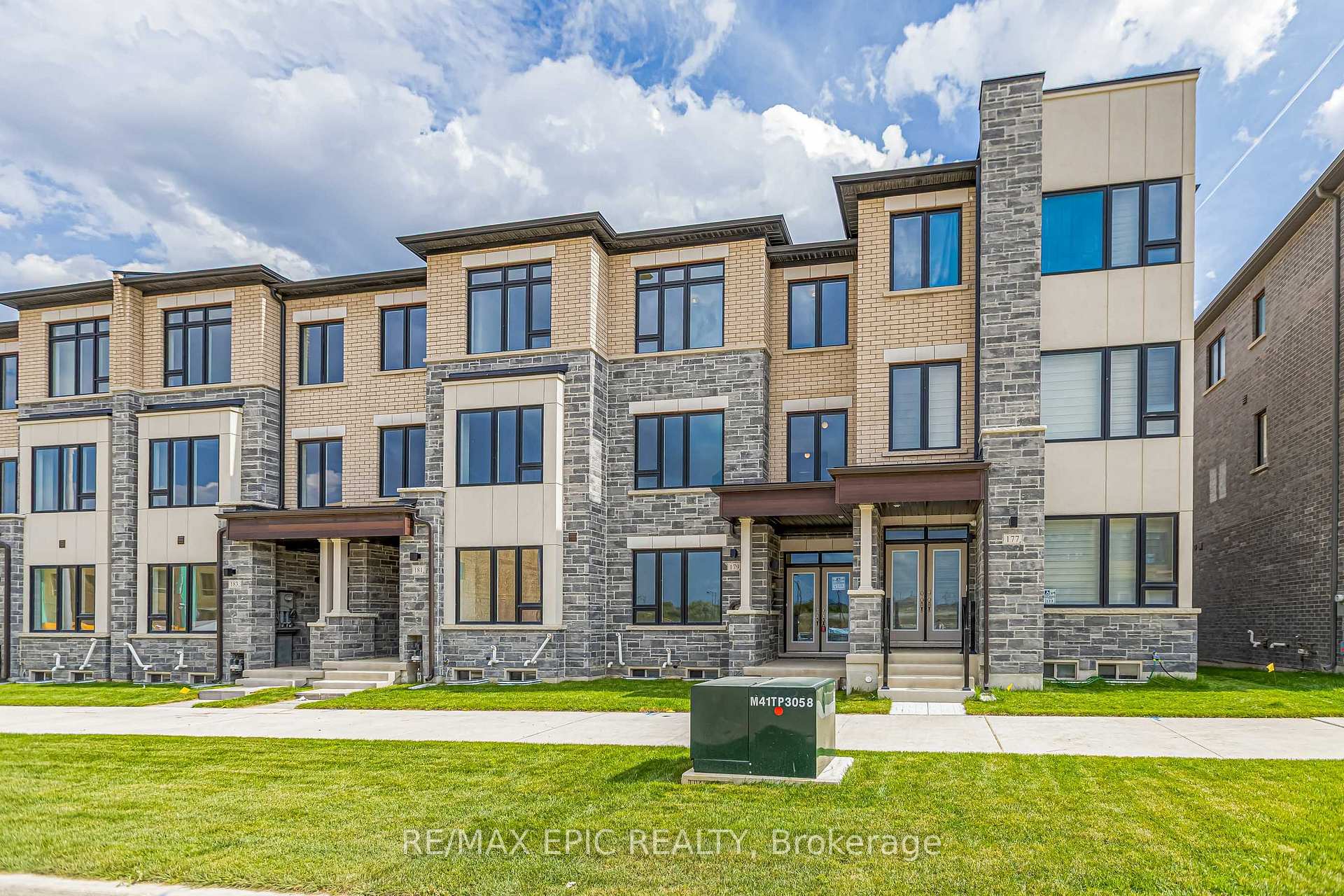Photo 1 of 179 Vine Cliff Boulevard, Markham, Victoria Manor-Jennings Gate — HOMEH
