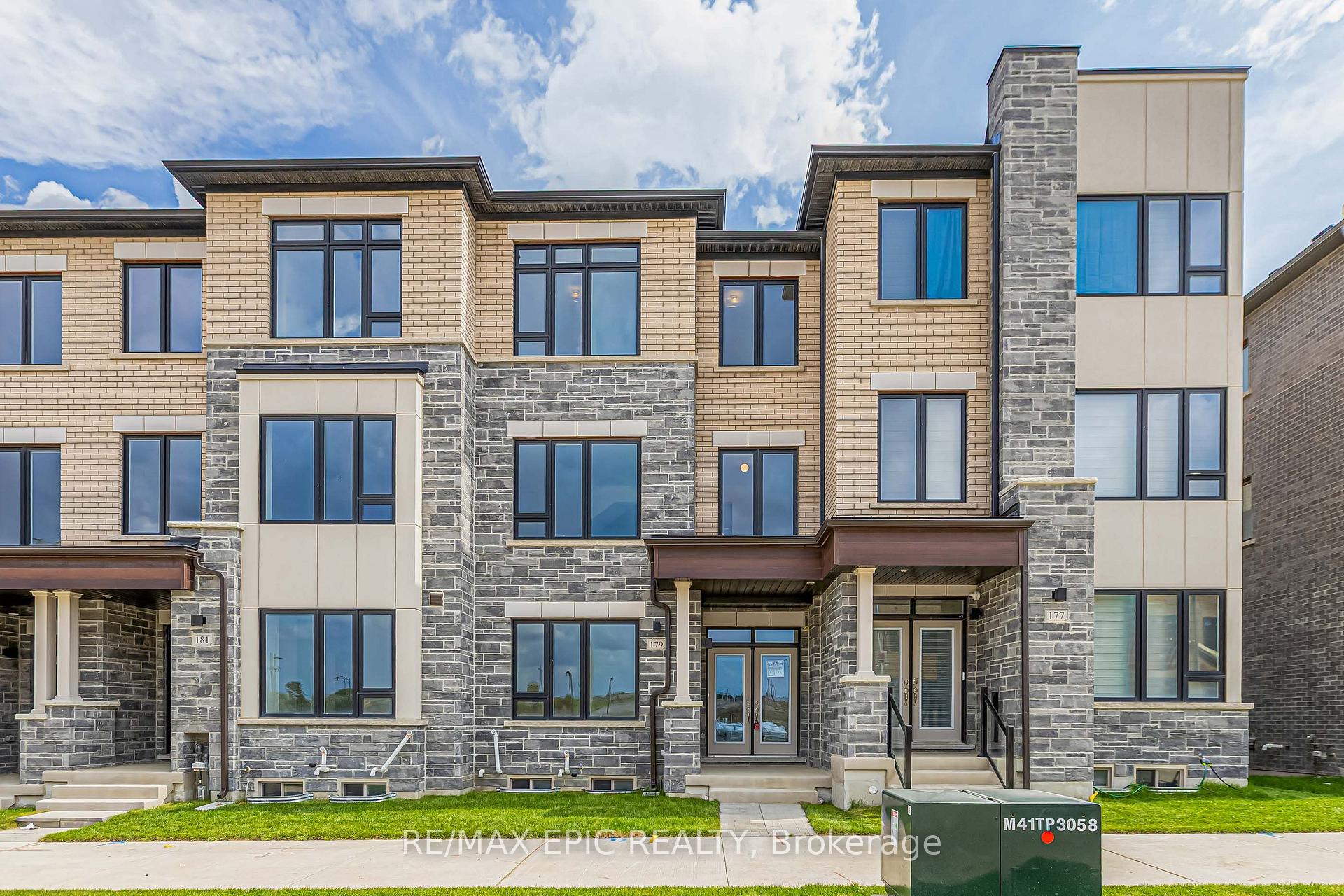 Photo 2 of 179 Vine Cliff Boulevard, Markham, Victoria Manor-Jennings Gate — HOMEH