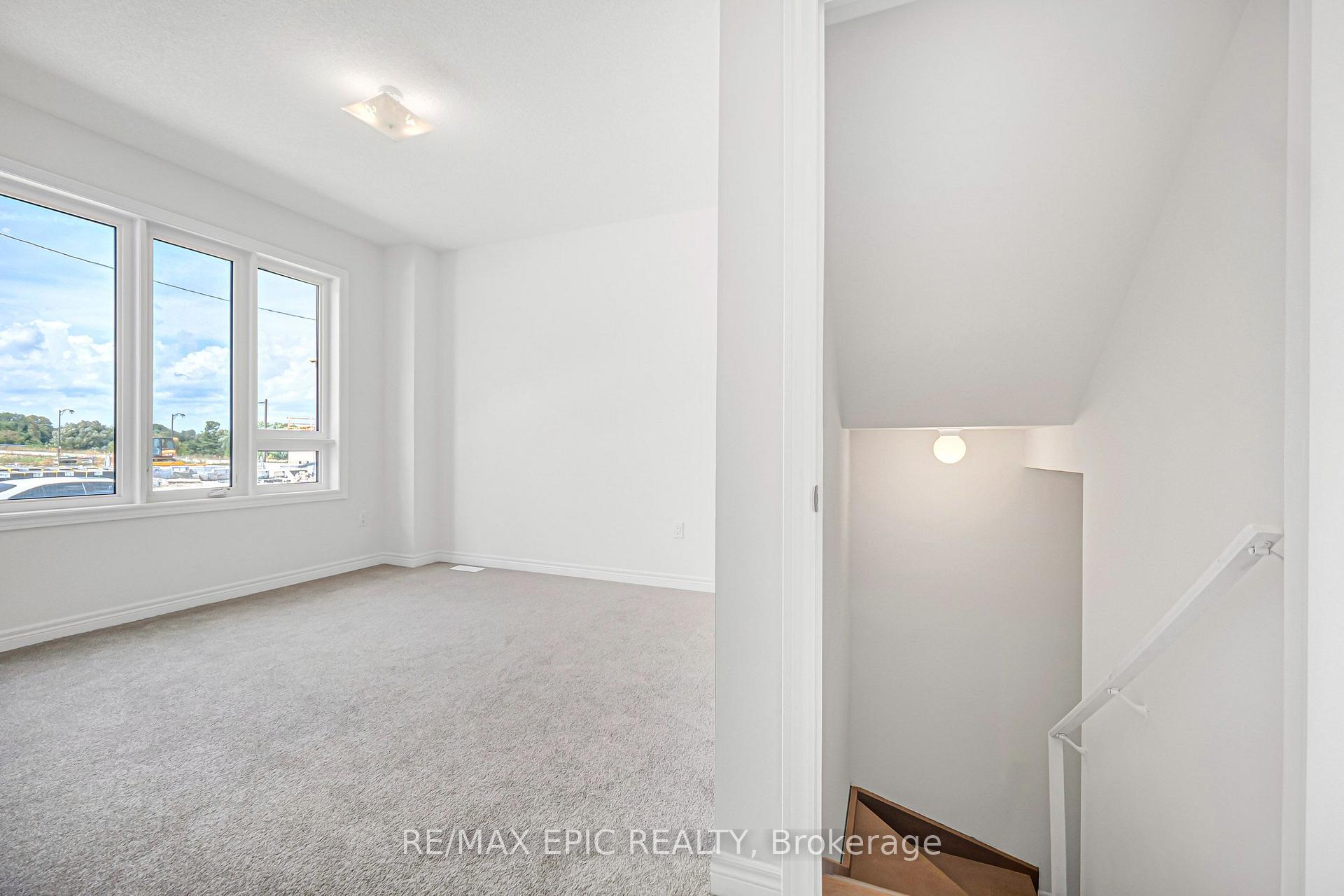 Photo 6 of 179 Vine Cliff Boulevard, Markham, Victoria Manor-Jennings Gate — HOMEH