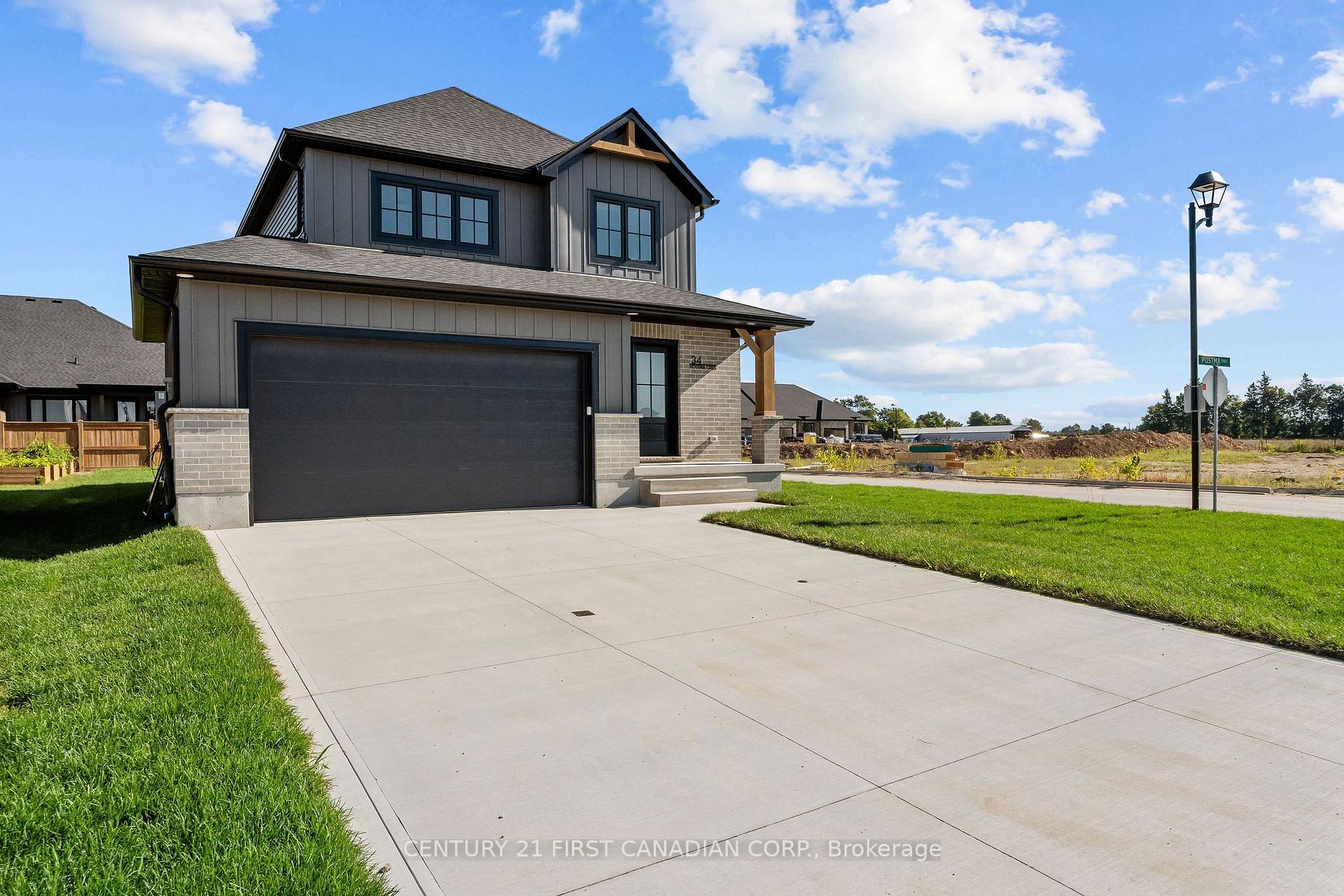 Photo 3 of 34 Postma Crescent, North Middlesex, Ailsa Craig — HOMEH