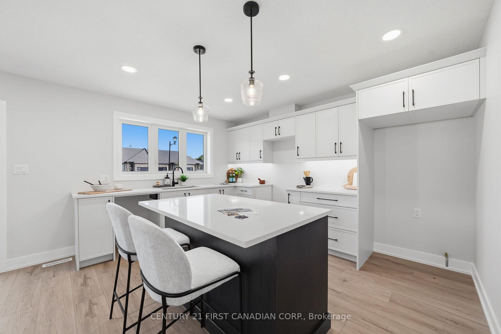 Photo 13 of 34 Postma Crescent, North Middlesex, Ailsa Craig — HOMEH