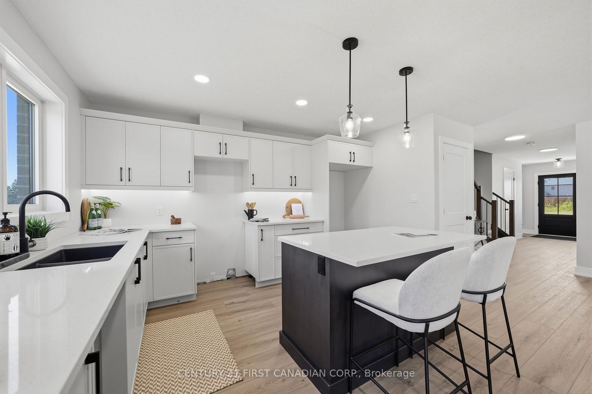 Photo 14 of 34 Postma Crescent, North Middlesex, Ailsa Craig — HOMEH