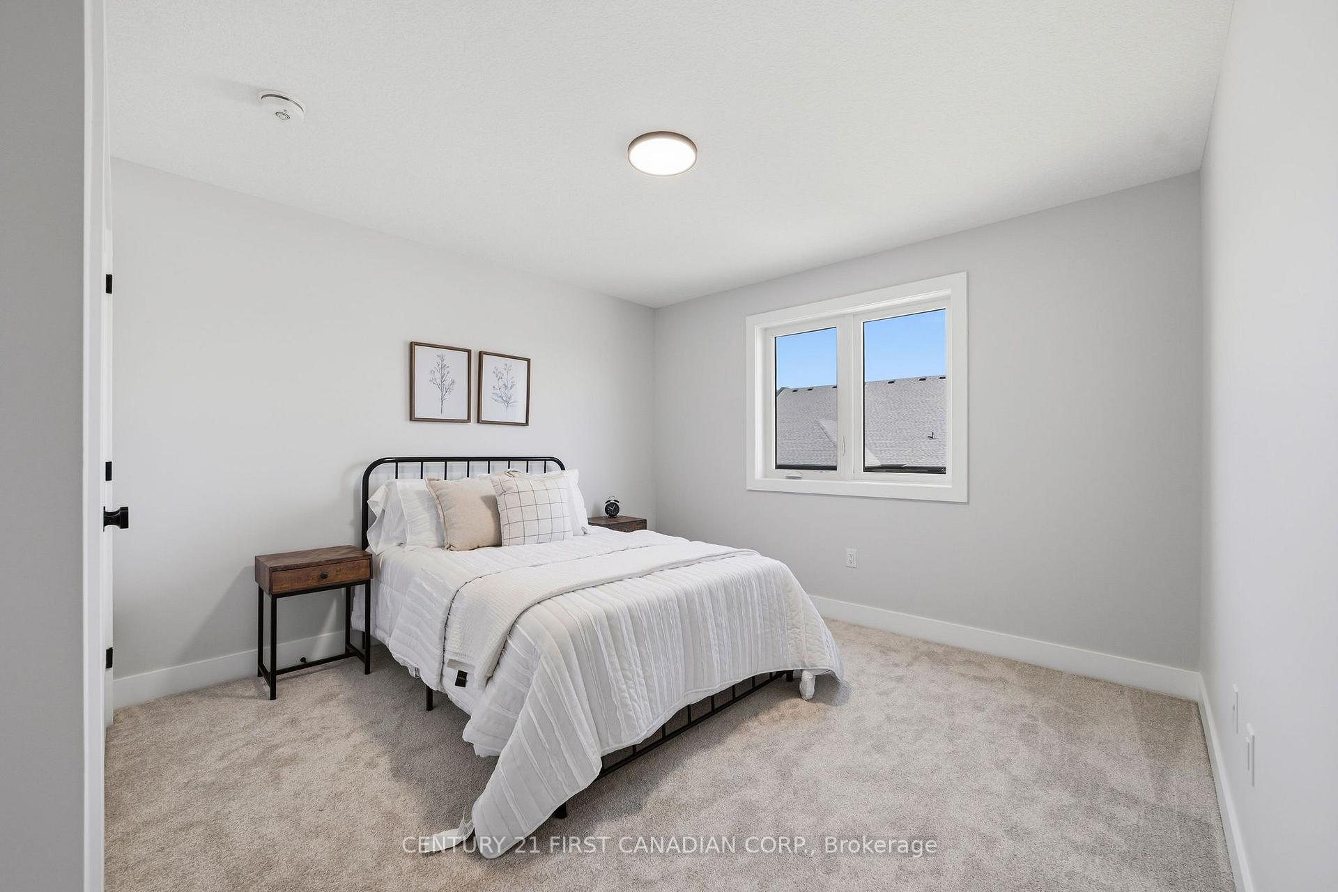 Photo 20 of 34 Postma Crescent, North Middlesex, Ailsa Craig — HOMEH