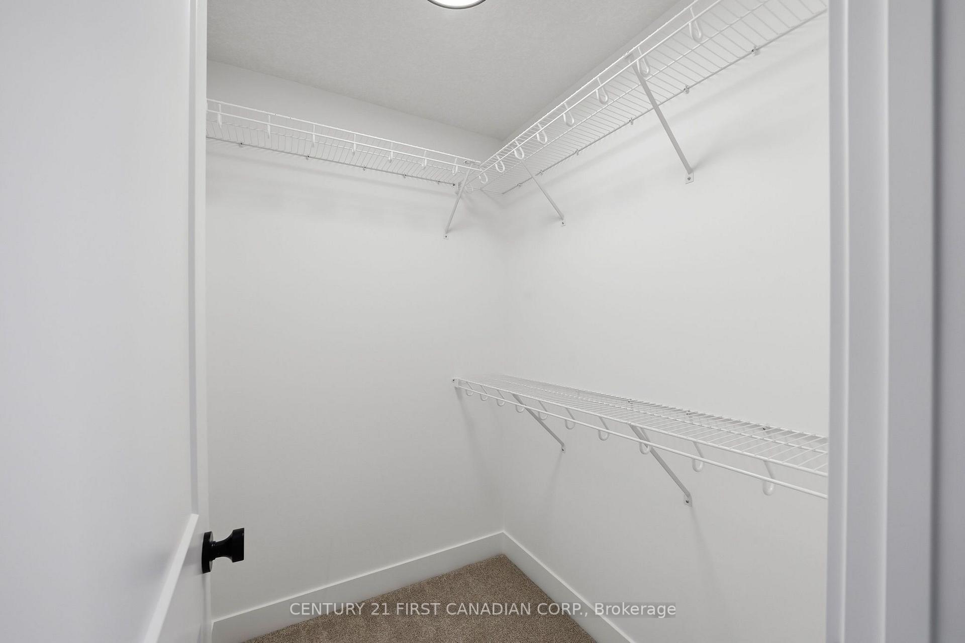 Photo 24 of 34 Postma Crescent, North Middlesex, Ailsa Craig — HOMEH