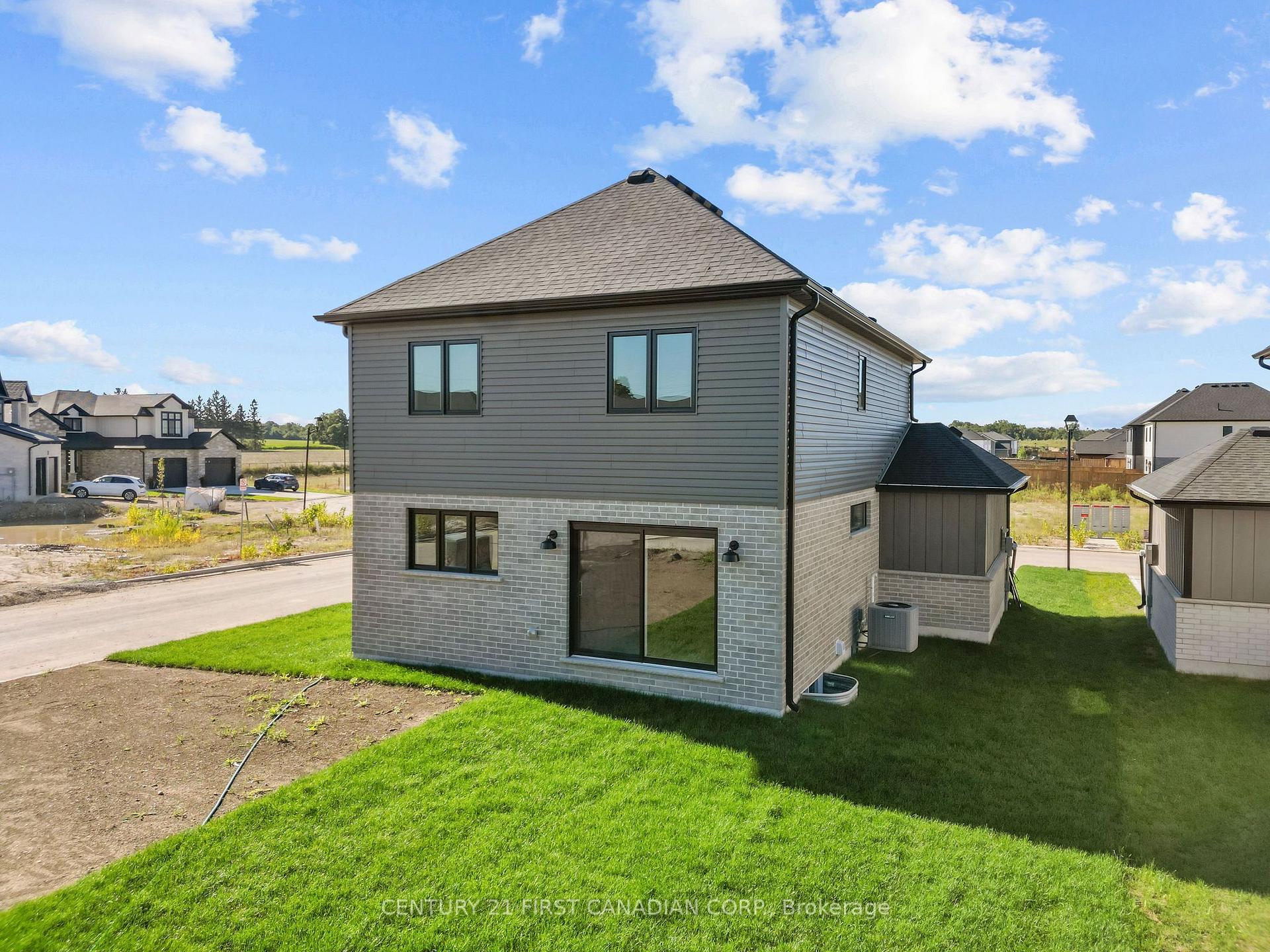 Photo 32 of 34 Postma Crescent, North Middlesex, Ailsa Craig — HOMEH