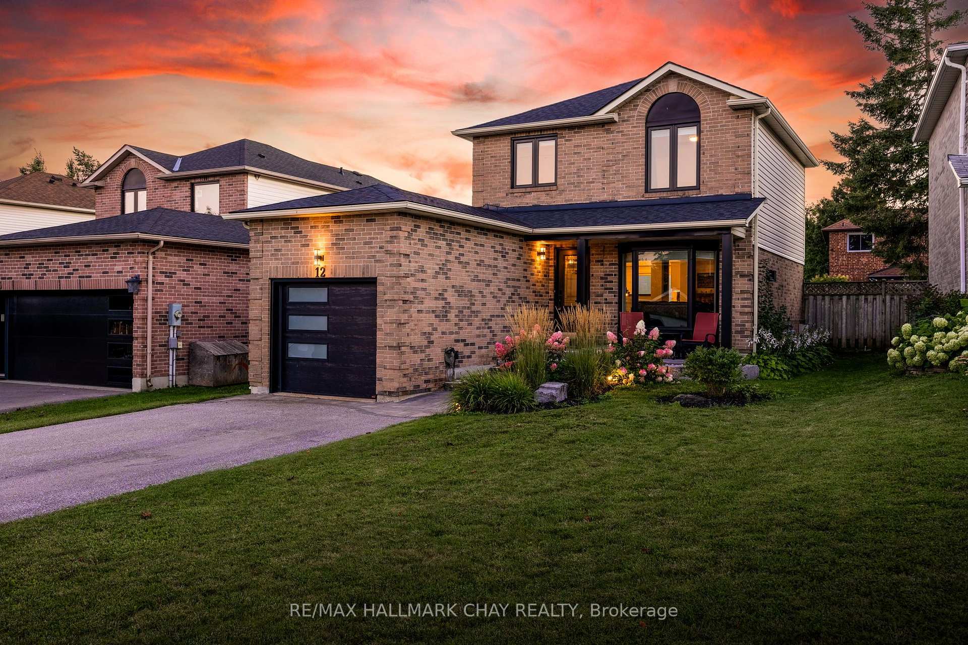 Photo of 12 Grasett Crescent