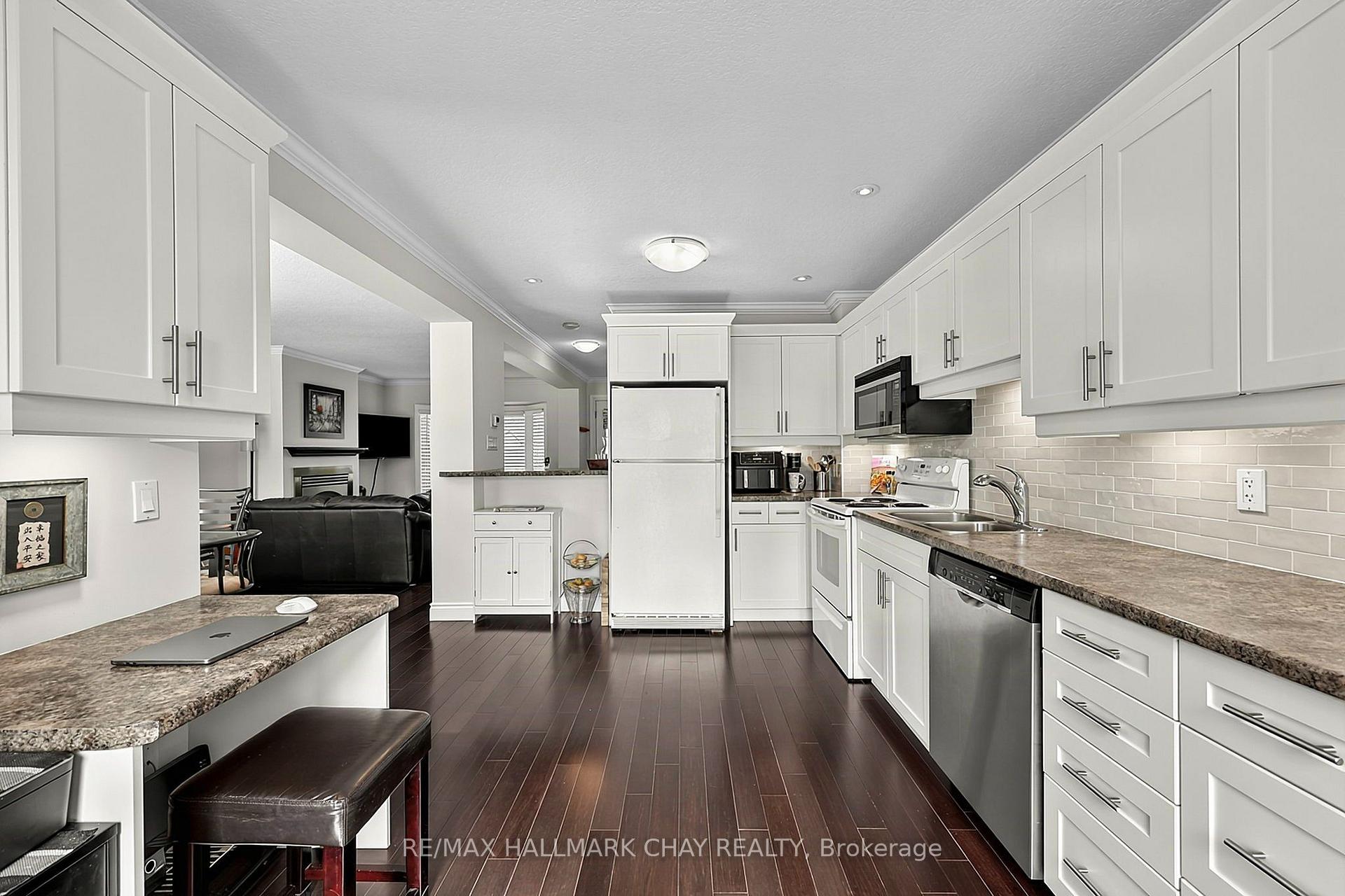 Photo 11 of 12 Grasett Crescent, Barrie, West Bayfield — HOMEH