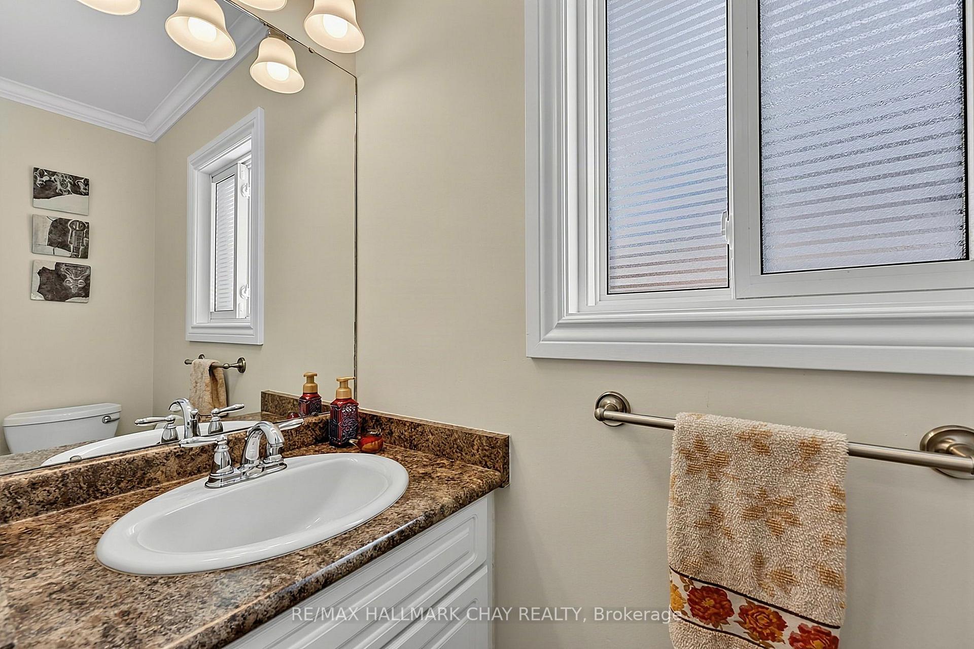 Photo 15 of 12 Grasett Crescent, Barrie, West Bayfield — HOMEH