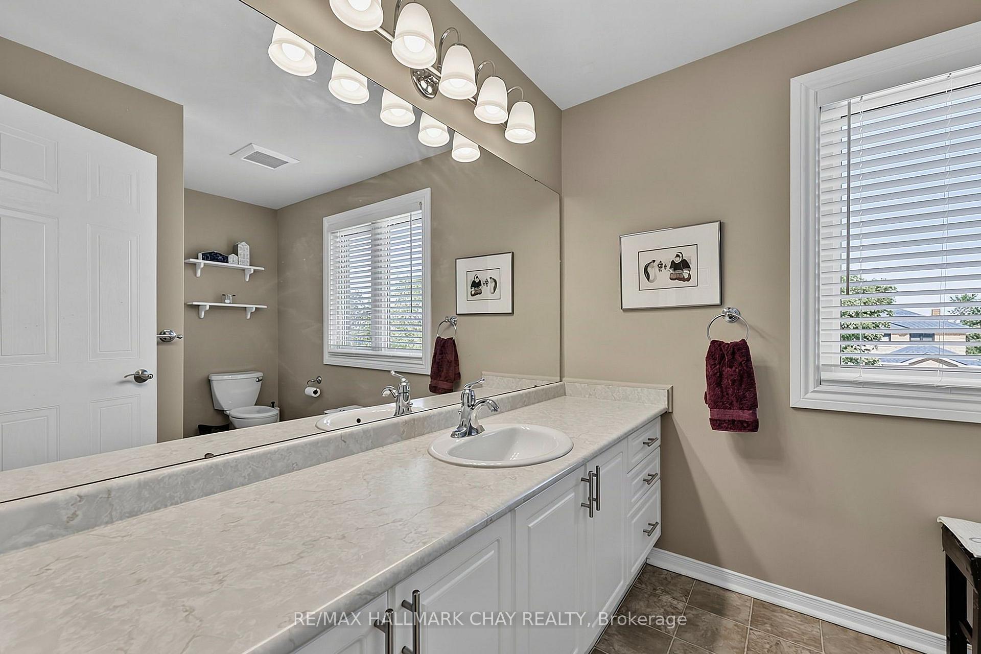 Photo 20 of 12 Grasett Crescent, Barrie, West Bayfield — HOMEH