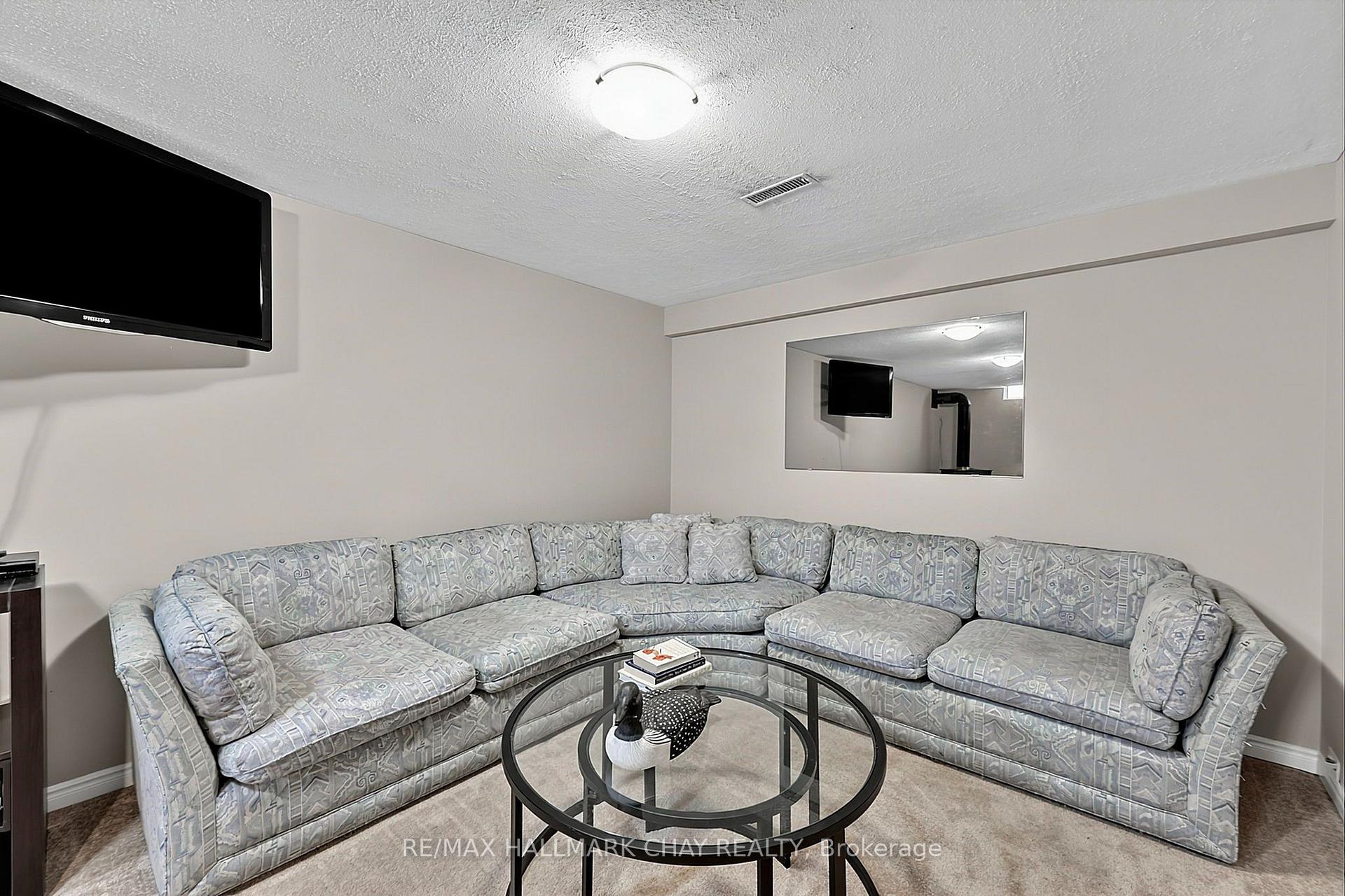 Photo 24 of 12 Grasett Crescent, Barrie, West Bayfield — HOMEH
