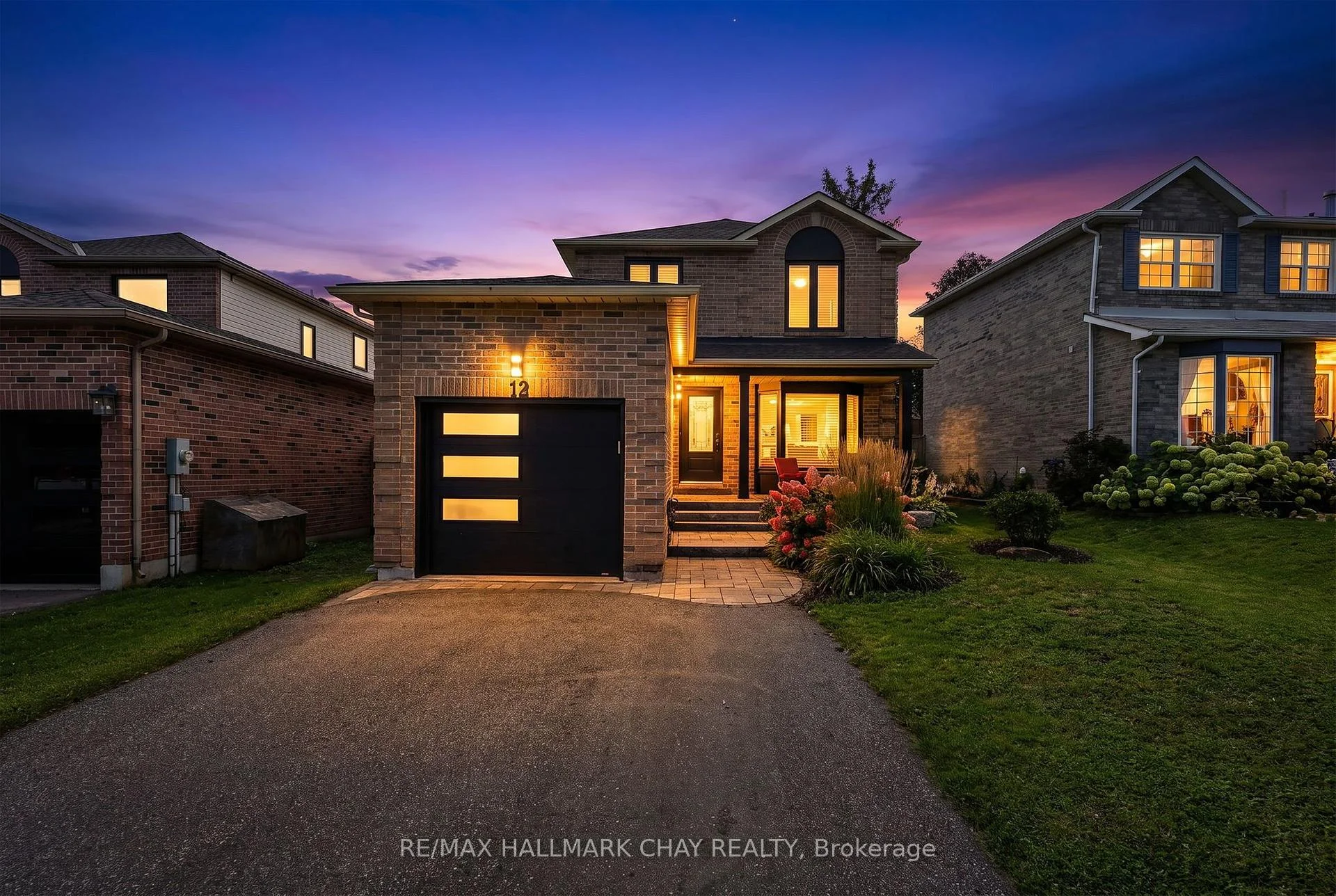 Photo 2 of 12 Grasett Crescent, Barrie, West Bayfield — HOMEH