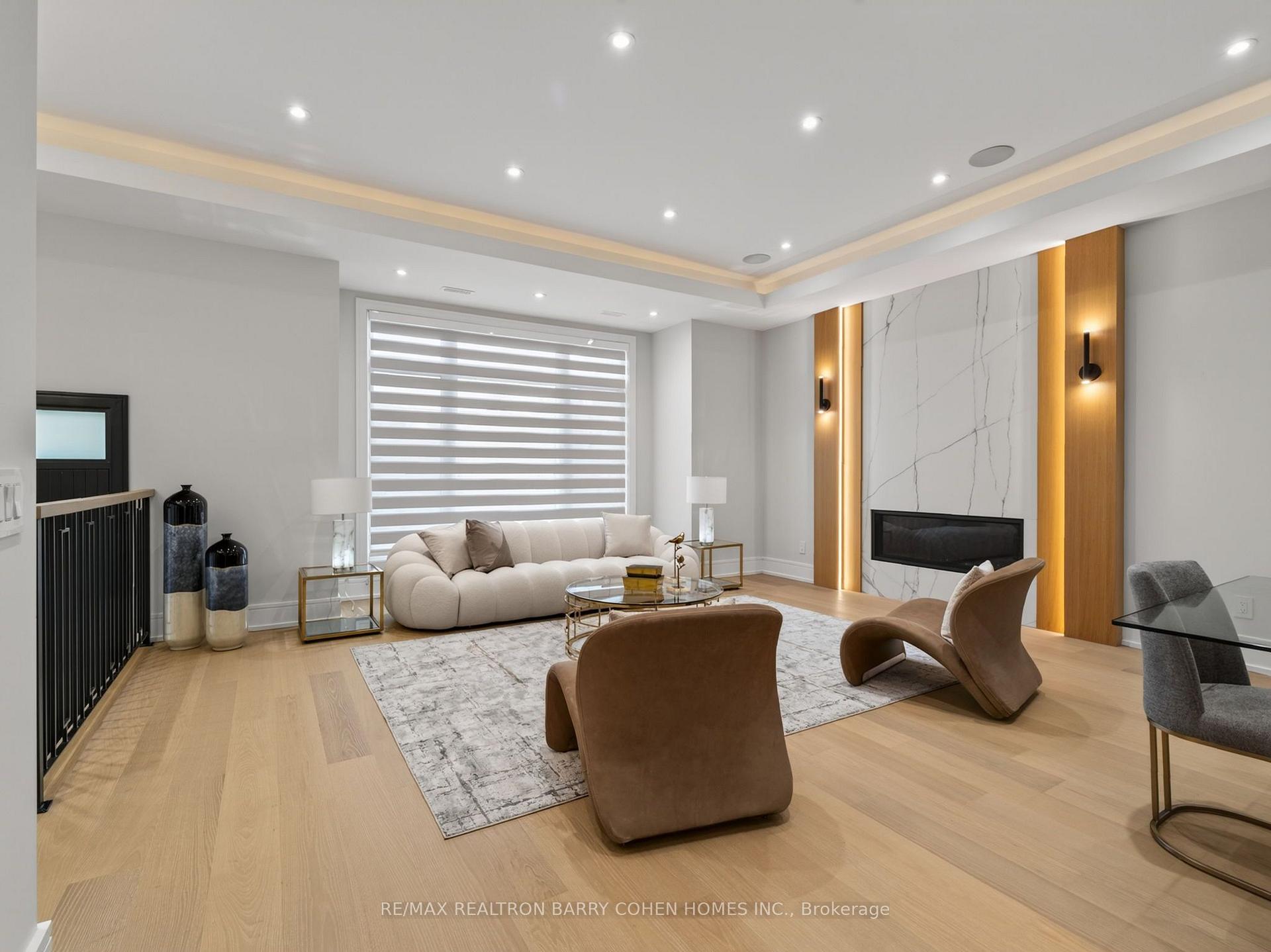 Photo 3 of 68 Lynnhaven Road, Toronto, Englemount-Lawrence — HOMEH