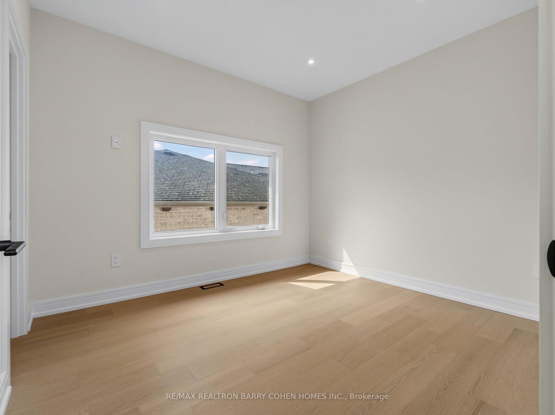 Photo 24 of 68 Lynnhaven Road, Toronto, Englemount-Lawrence — HOMEH