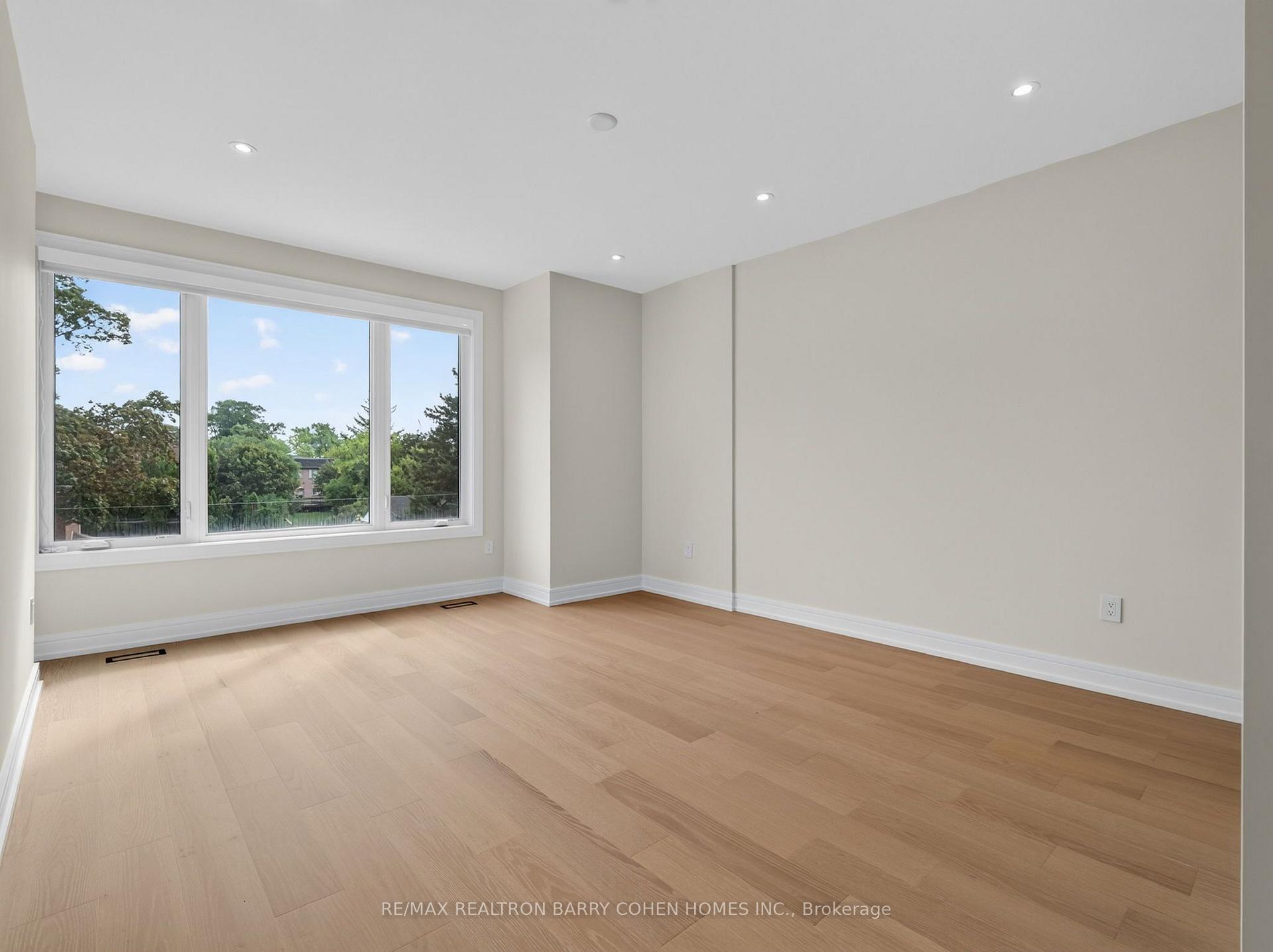 Photo 28 of 68 Lynnhaven Road, Toronto, Englemount-Lawrence — HOMEH