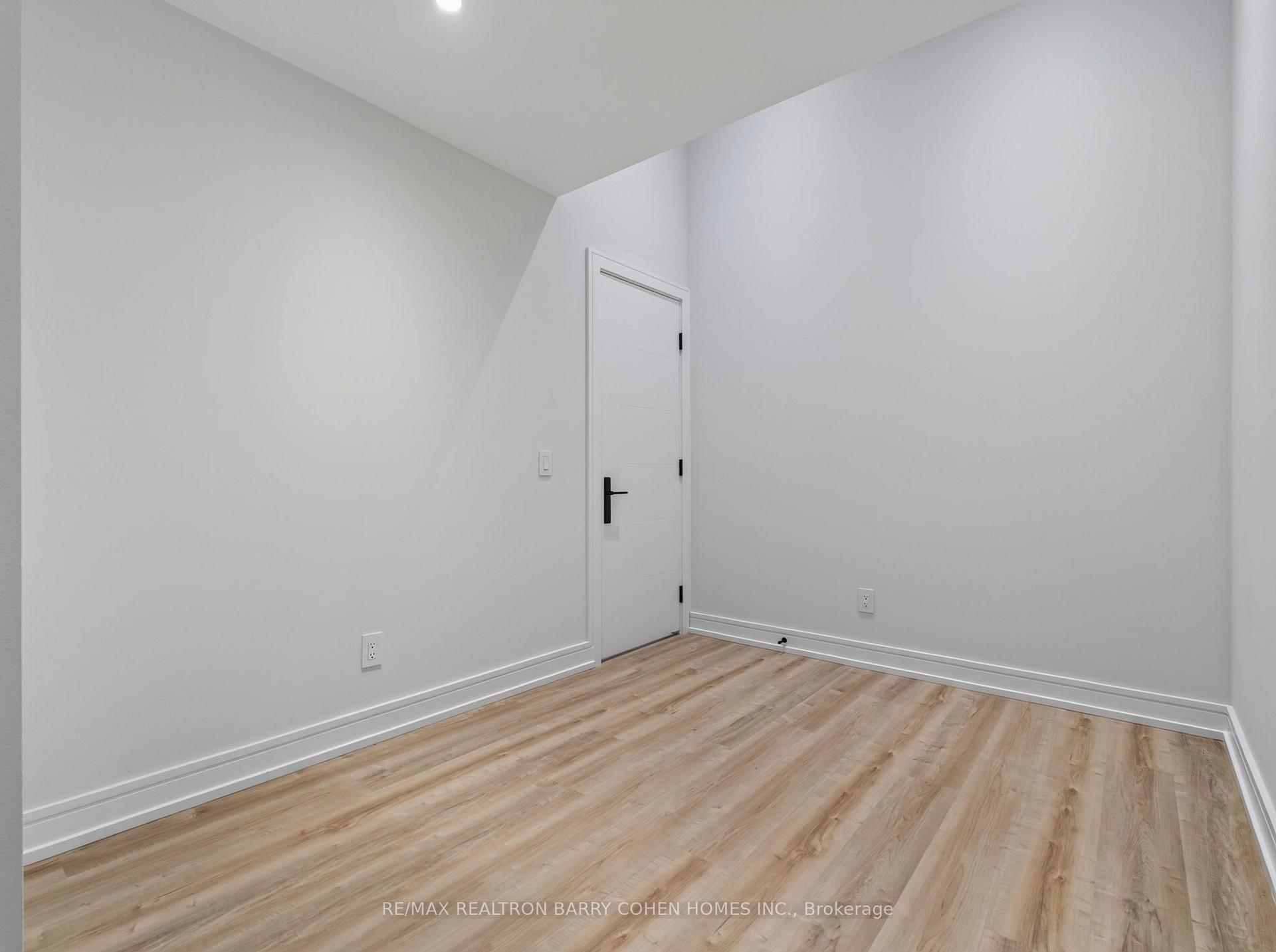 Photo 36 of 68 Lynnhaven Road, Toronto, Englemount-Lawrence — HOMEH
