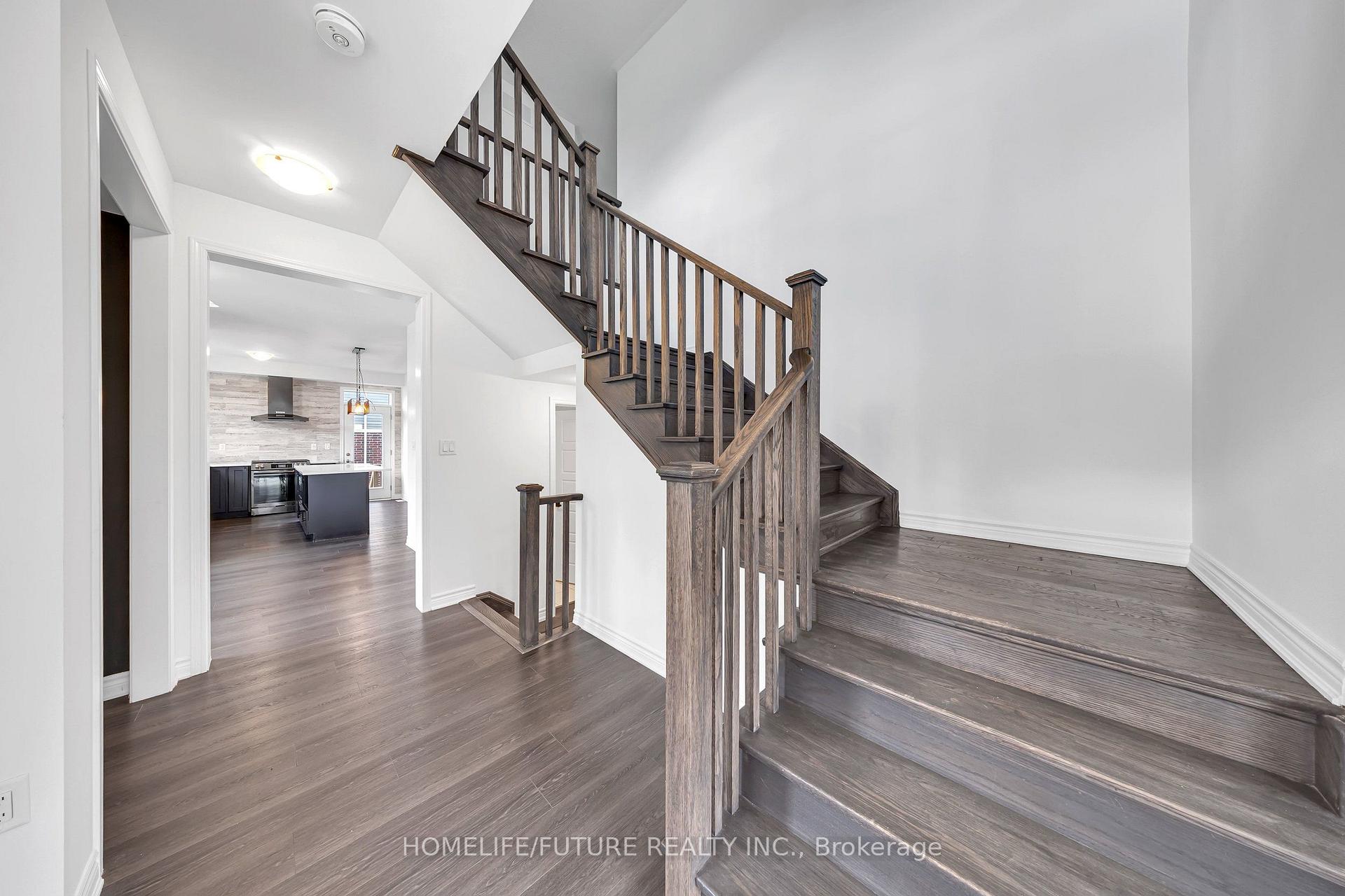 Photo 7 of 3379 Swordbill Street, Pickering, Rural Pickering — HOMEH