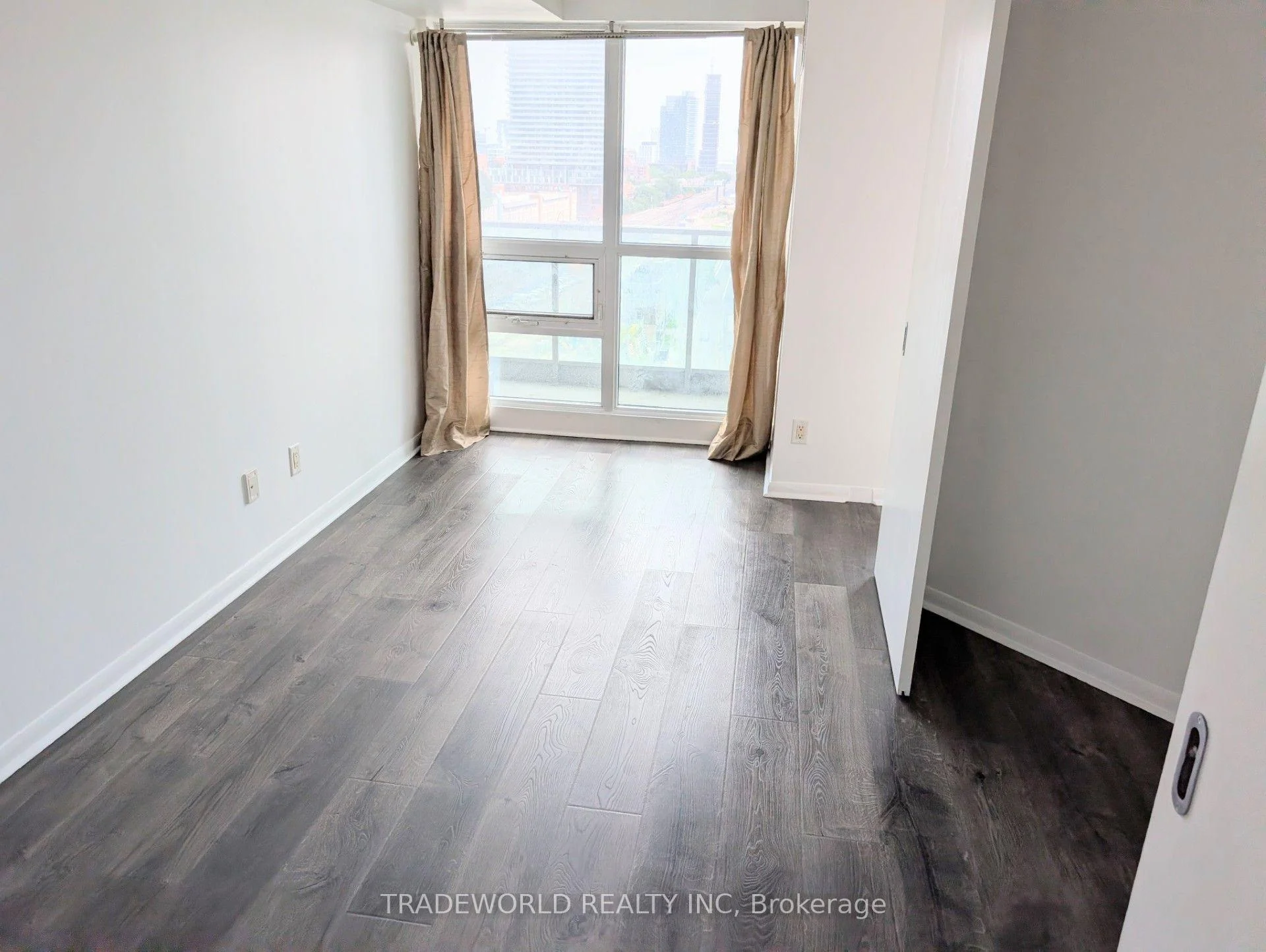 Photo 7 of Unit 1207, 18 Yonge Street, Toronto, Waterfront Communities — HOMEH