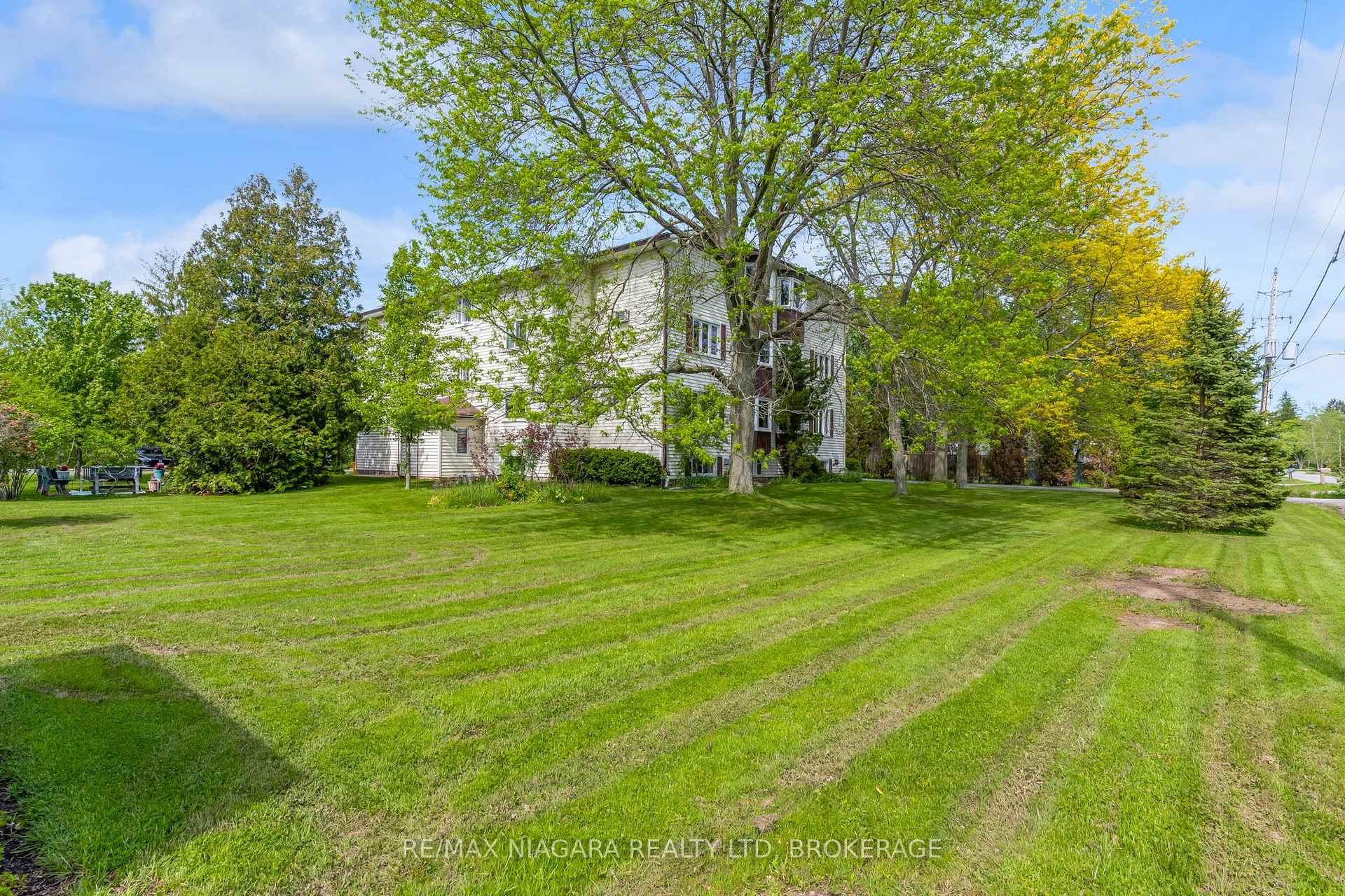 Photo 2 of Unit 2-3, 833 Foss Road, Pelham, Fenwick — HOMEH