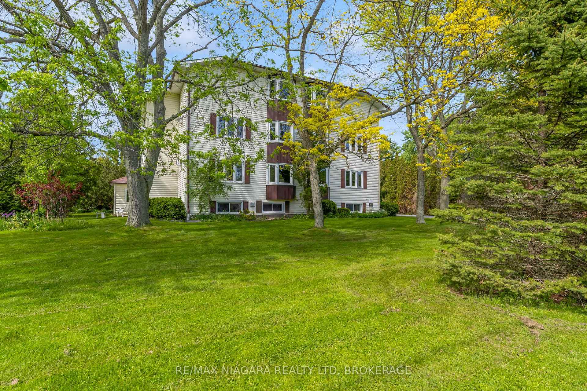 Photo 3 of Unit 2-3, 833 Foss Road, Pelham, Fenwick — HOMEH