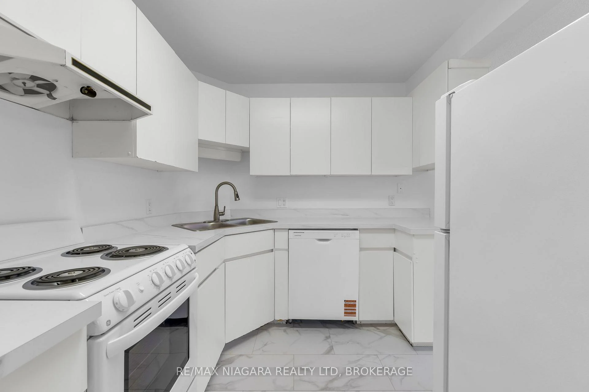 Photo 8 of Unit 2-3, 833 Foss Road, Pelham, Fenwick — HOMEH