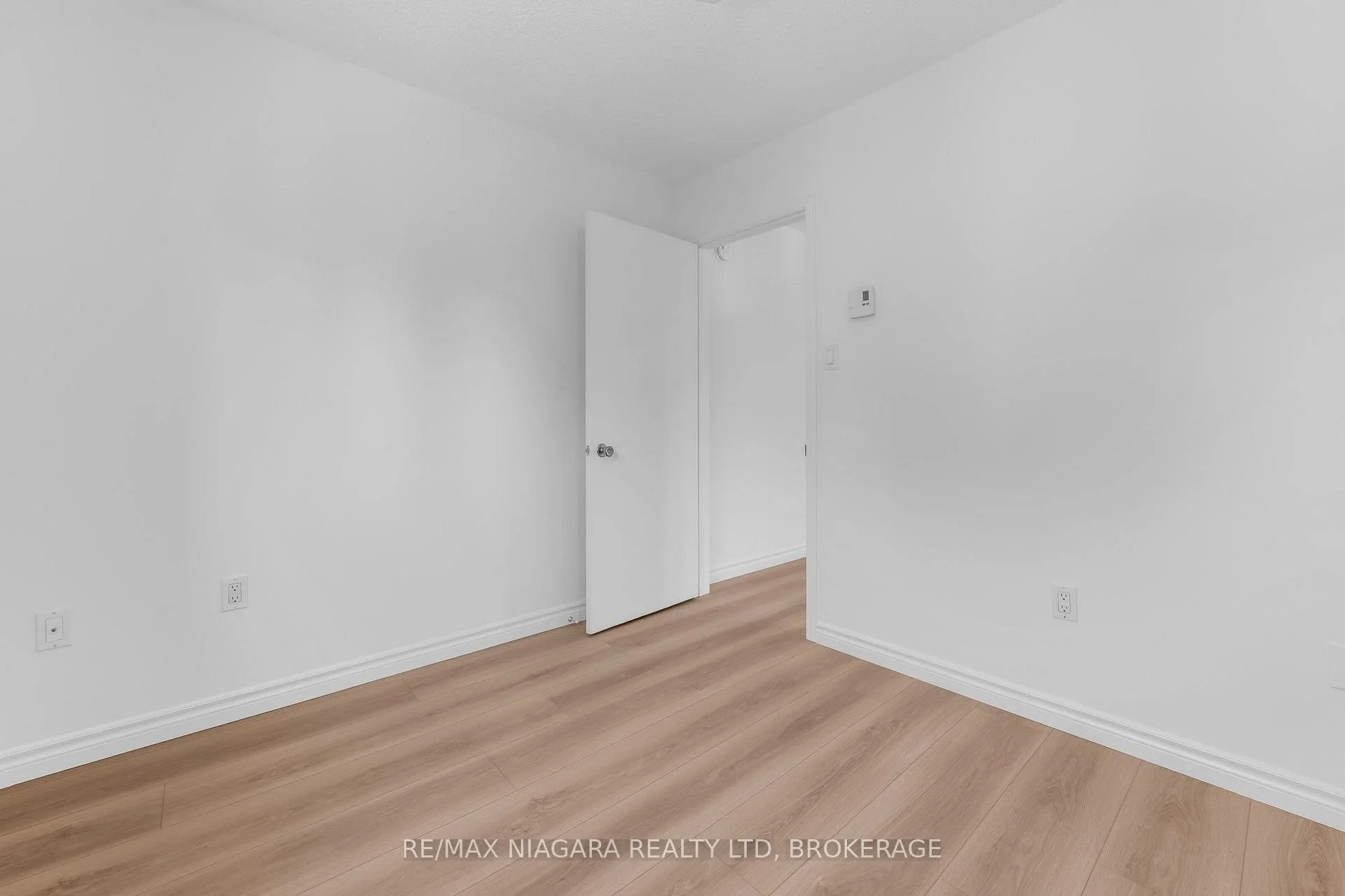 Photo 13 of Unit 2-3, 833 Foss Road, Pelham, Fenwick — HOMEH