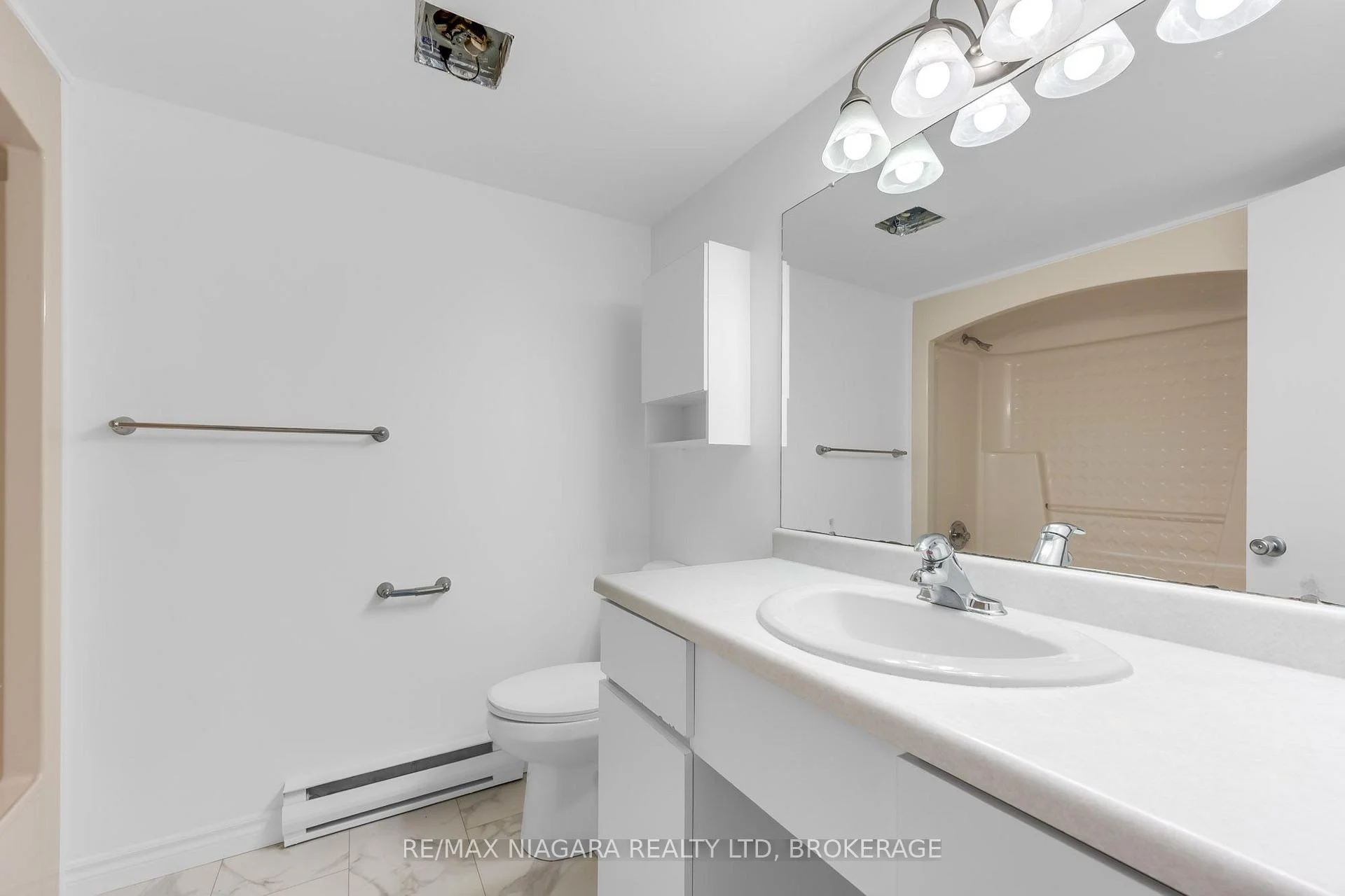 Photo 15 of Unit 2-3, 833 Foss Road, Pelham, Fenwick — HOMEH