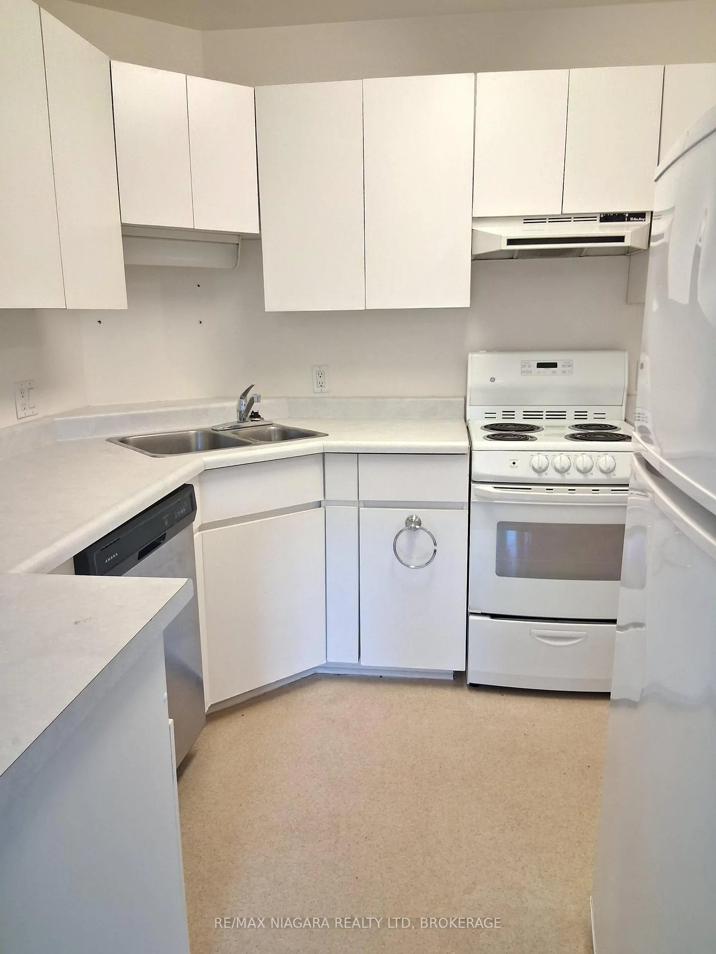 Photo 16 of Unit 2-3, 833 Foss Road, Pelham, Fenwick — HOMEH