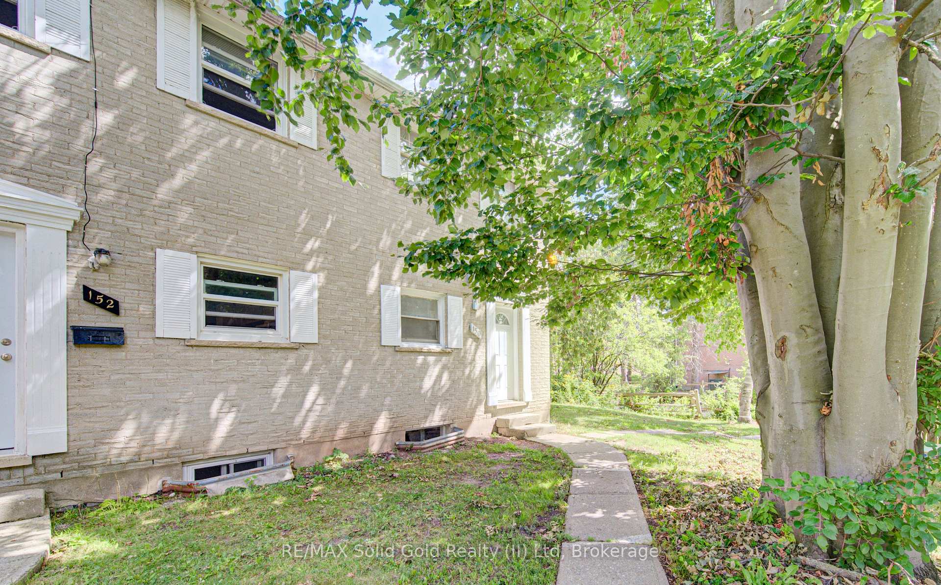 Photo 4 of 150 Westcourt Place, Waterloo, Beechwood — HOMEH