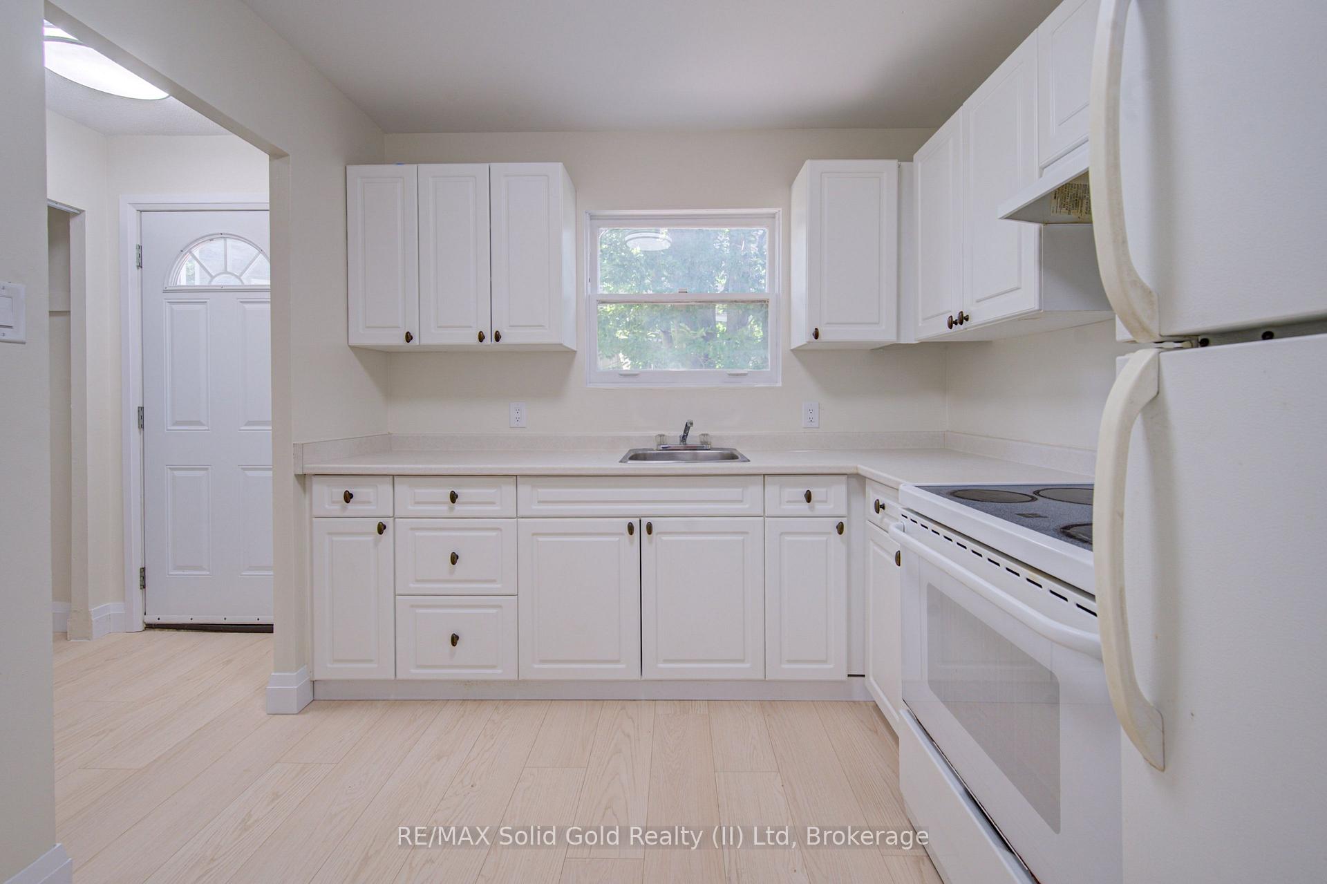 Photo 7 of 150 Westcourt Place, Waterloo, Beechwood — HOMEH