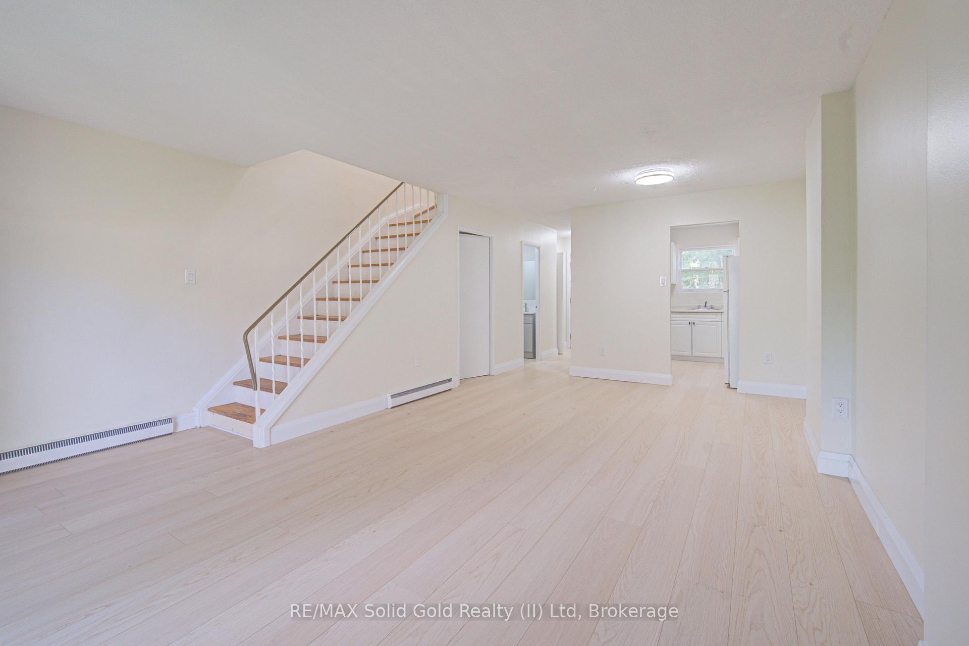 Photo 9 of 150 Westcourt Place, Waterloo, Beechwood — HOMEH