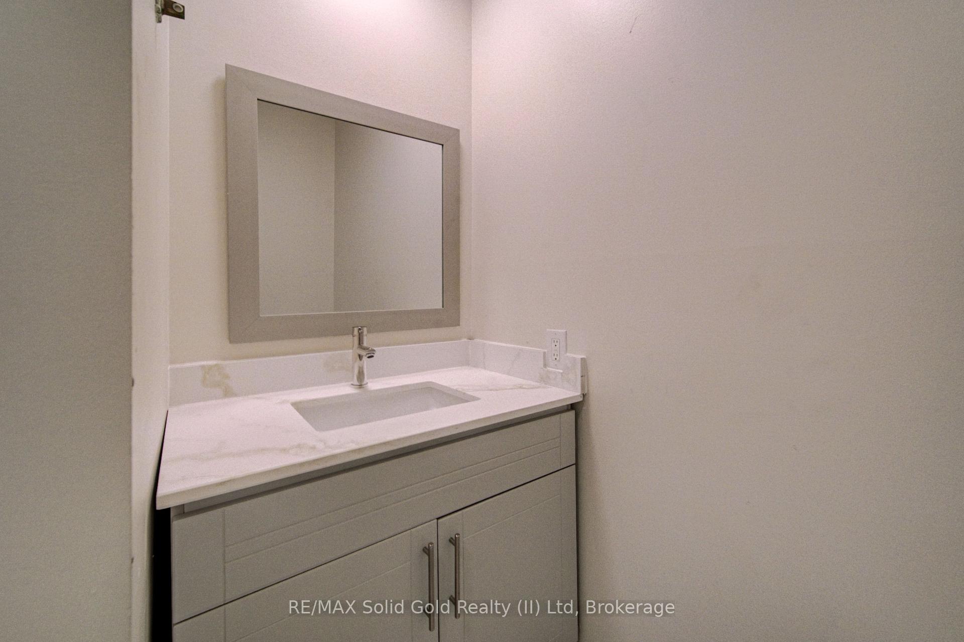 Photo 11 of 150 Westcourt Place, Waterloo, Beechwood — HOMEH