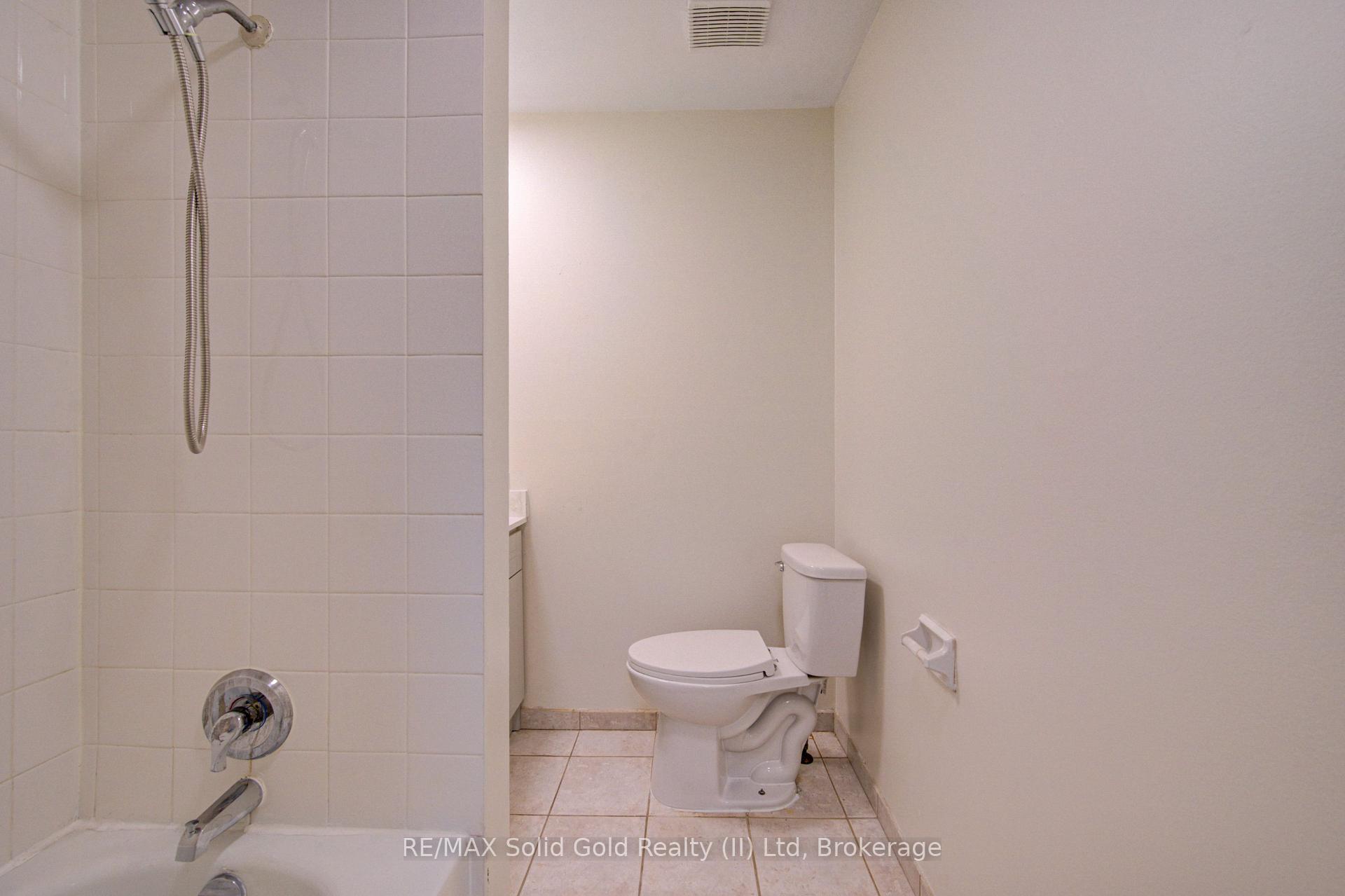 Photo 12 of 150 Westcourt Place, Waterloo, Beechwood — HOMEH