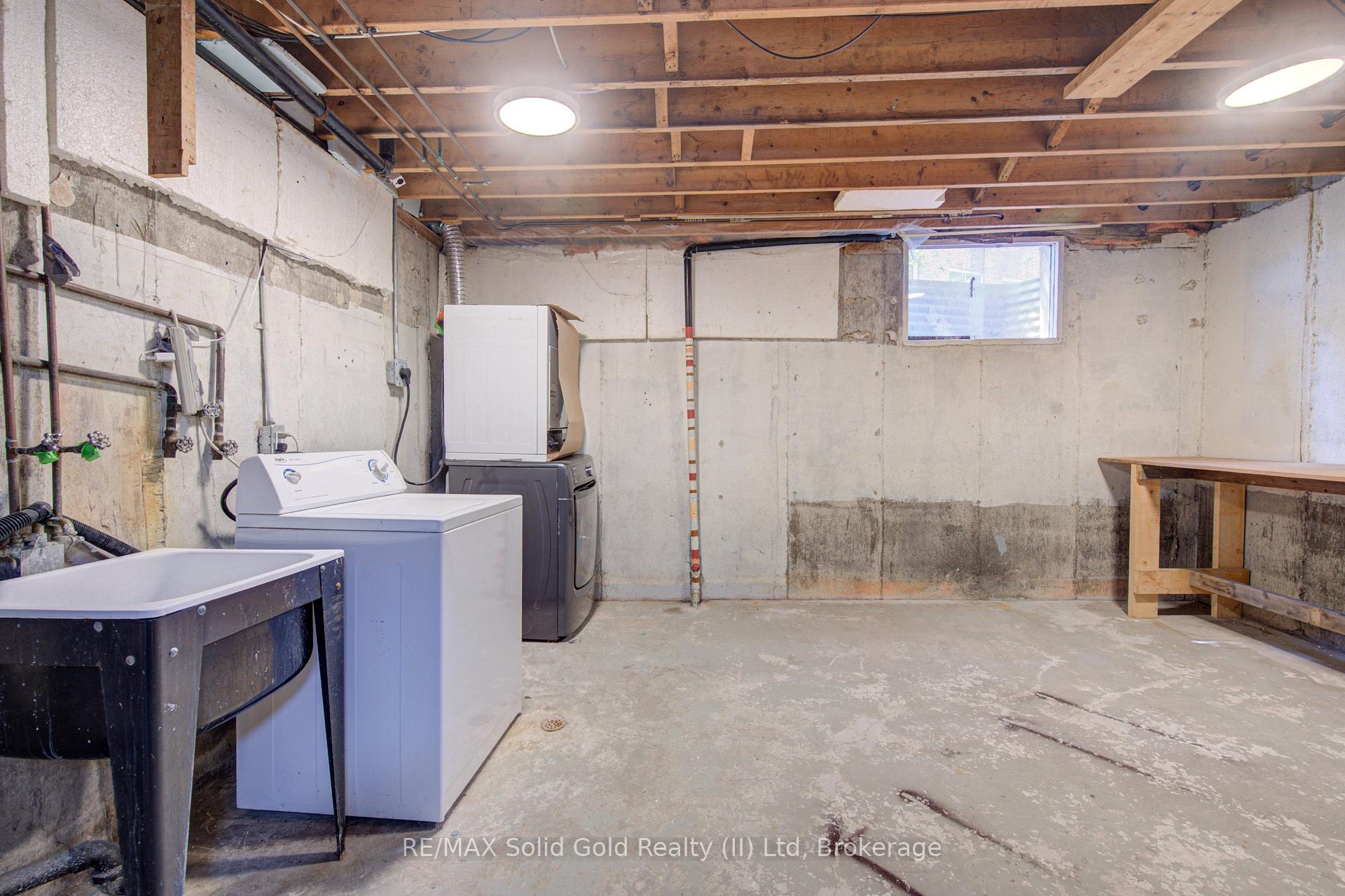 Photo 18 of 150 Westcourt Place, Waterloo, Beechwood — HOMEH
