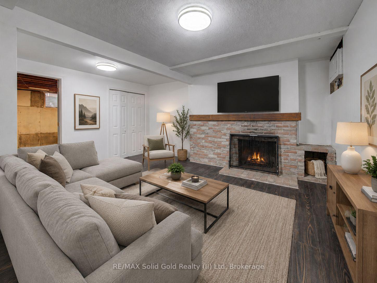 Photo 19 of 150 Westcourt Place, Waterloo, Beechwood — HOMEH