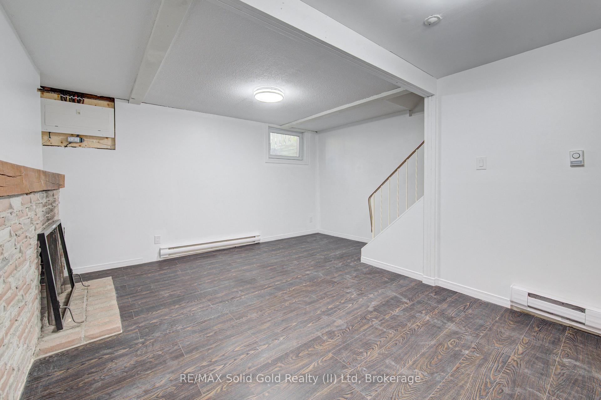 Photo 21 of 150 Westcourt Place, Waterloo, Beechwood — HOMEH