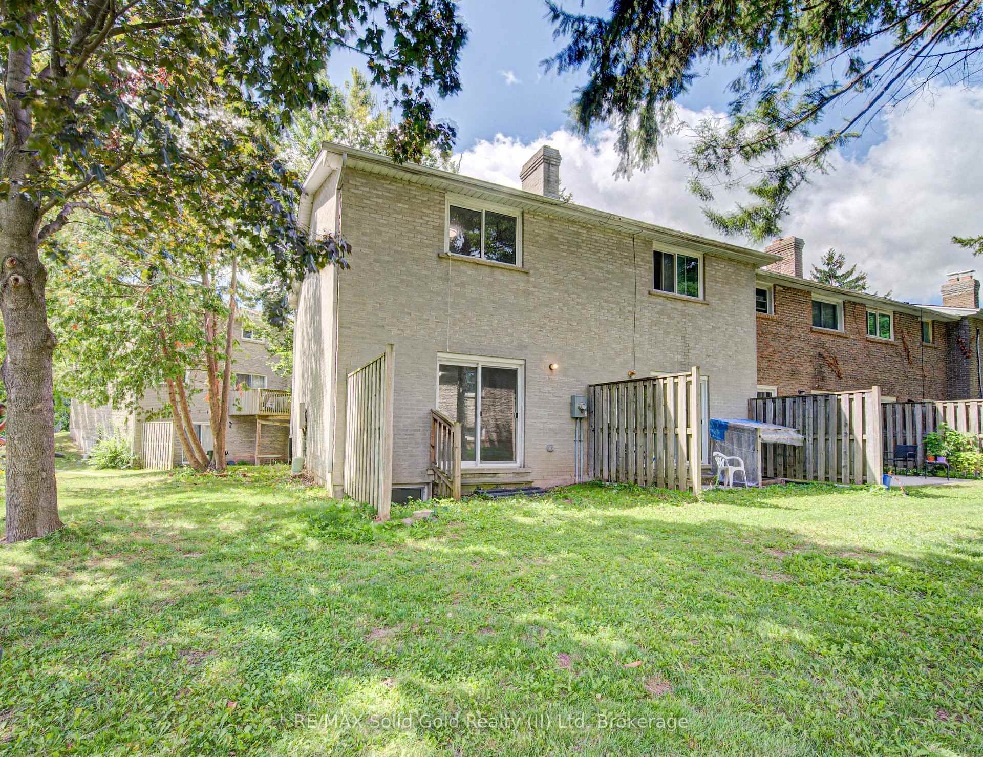 Photo 22 of 150 Westcourt Place, Waterloo, Beechwood — HOMEH