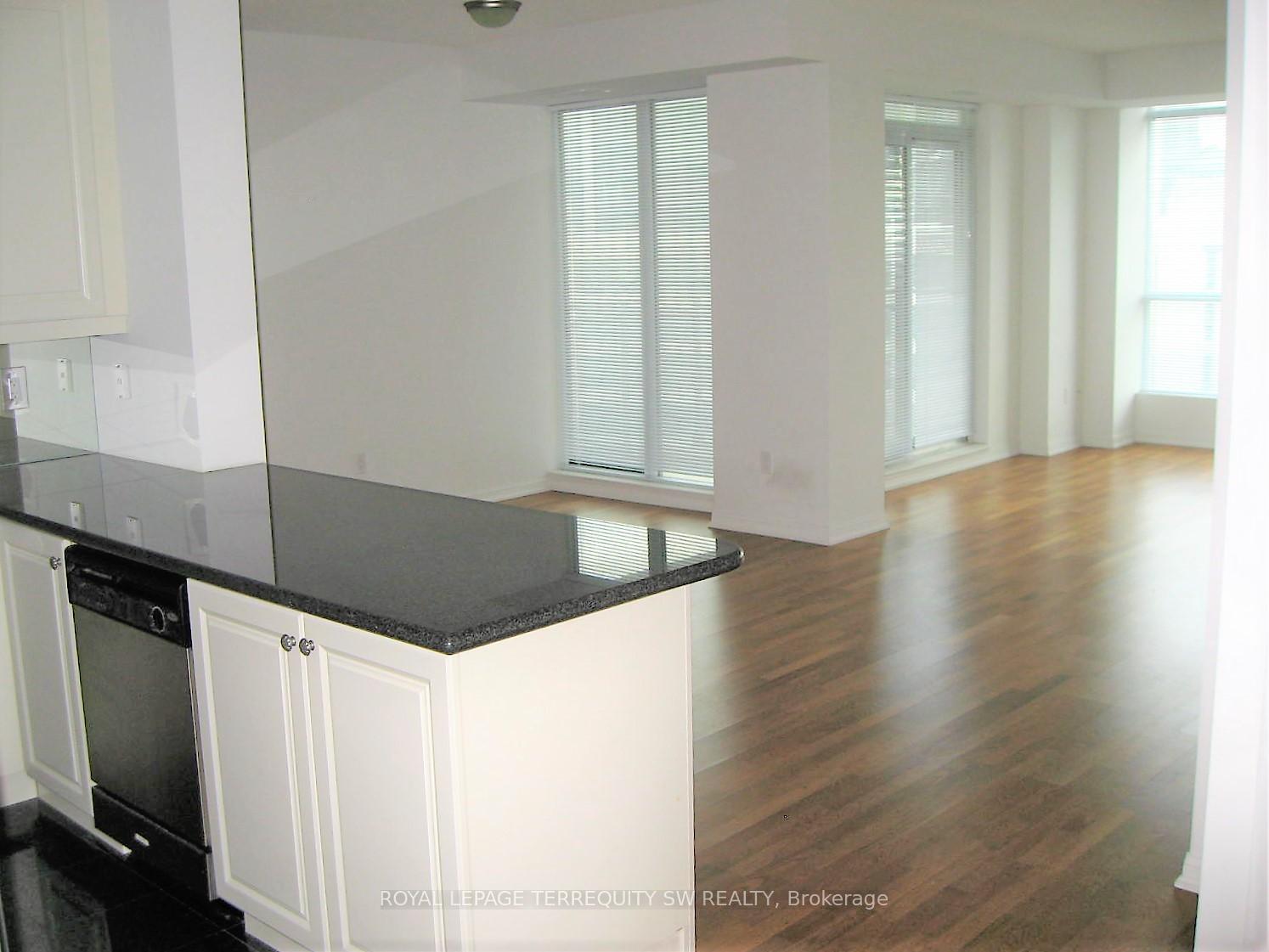 Photo 5 of Unit 912, 628 Fleet Street, Toronto, Niagara — HOMEH