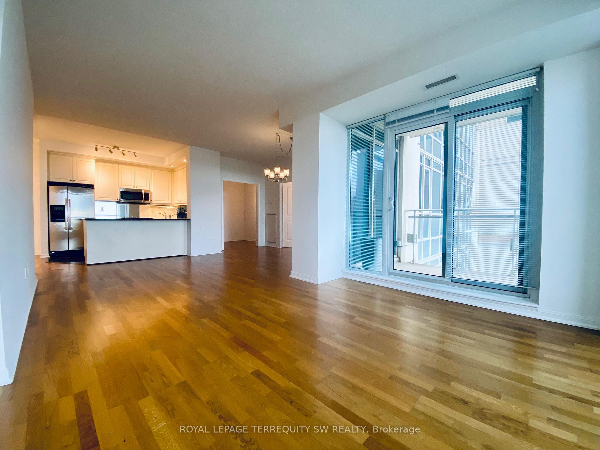 Photo 9 of Unit 912, 628 Fleet Street, Toronto, Niagara — HOMEH