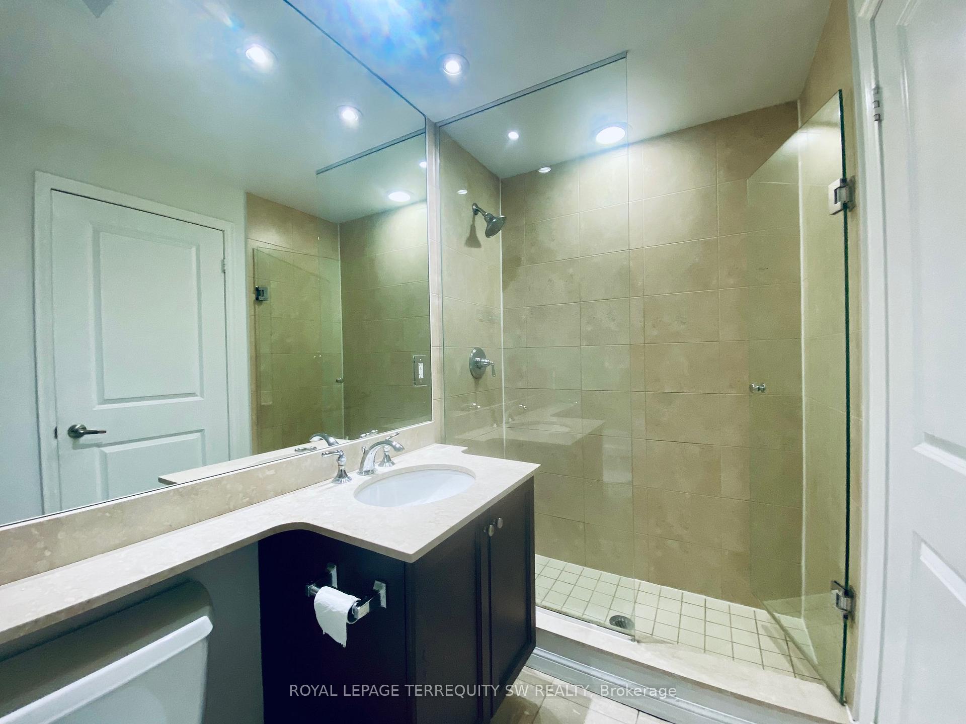 Photo 12 of Unit 912, 628 Fleet Street, Toronto, Niagara — HOMEH
