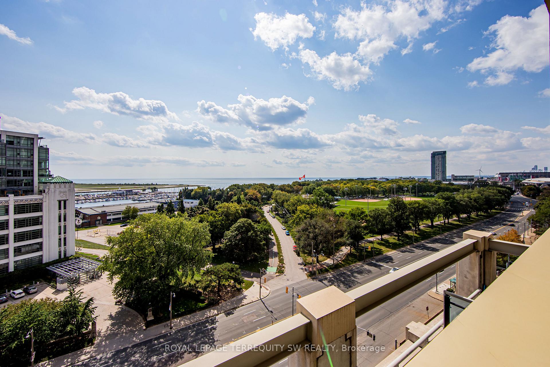 Photo 13 of Unit 912, 628 Fleet Street, Toronto, Niagara — HOMEH