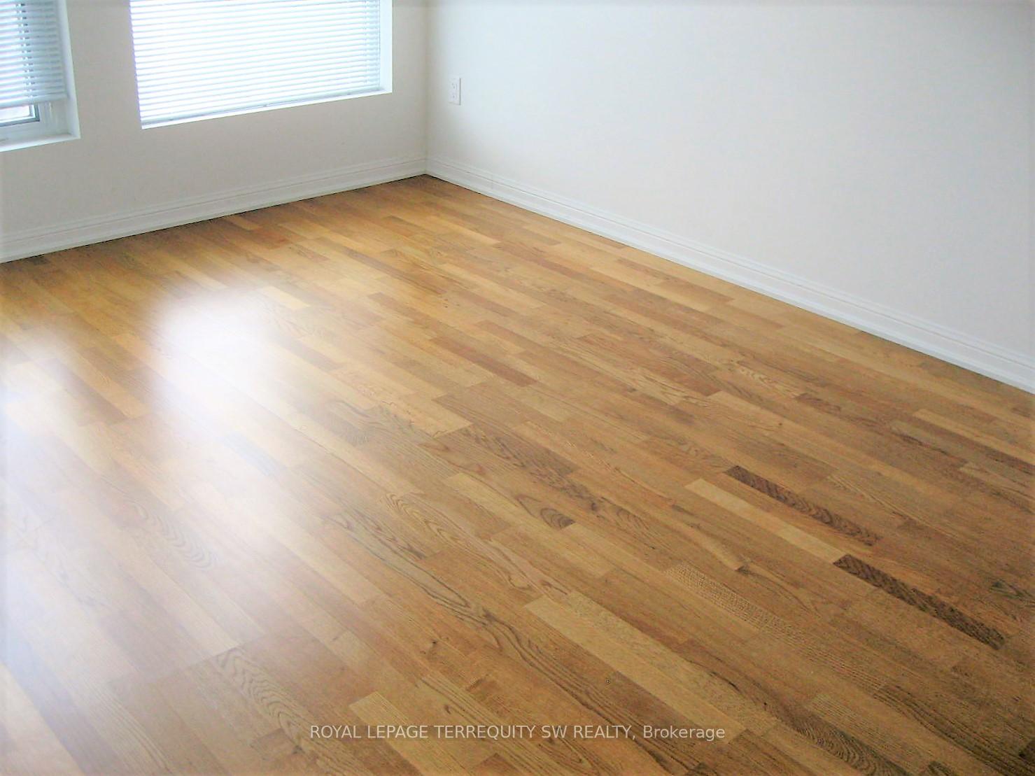 Photo 16 of Unit 912, 628 Fleet Street, Toronto, Niagara — HOMEH