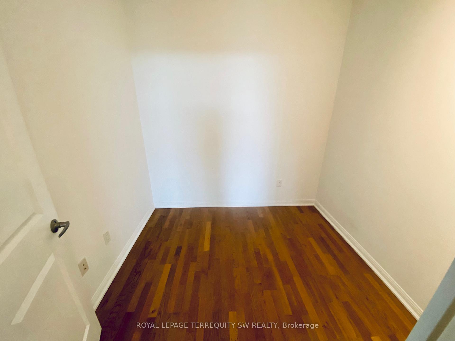Photo 31 of Unit 912, 628 Fleet Street, Toronto, Niagara — HOMEH