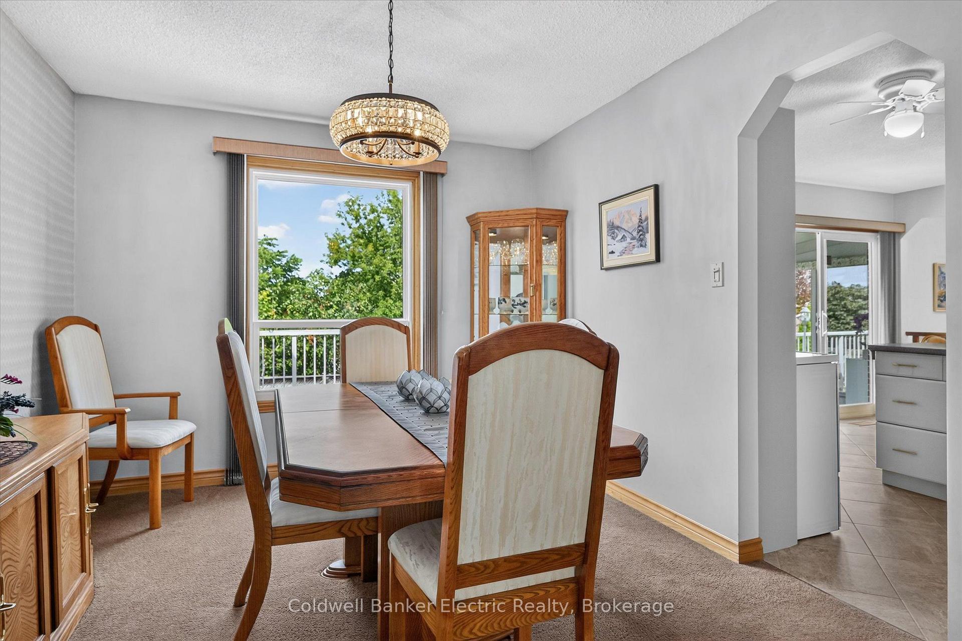 Photo 8 of 948 Smithside Court, Peterborough, Monaghan Ward 2 — HOMEH