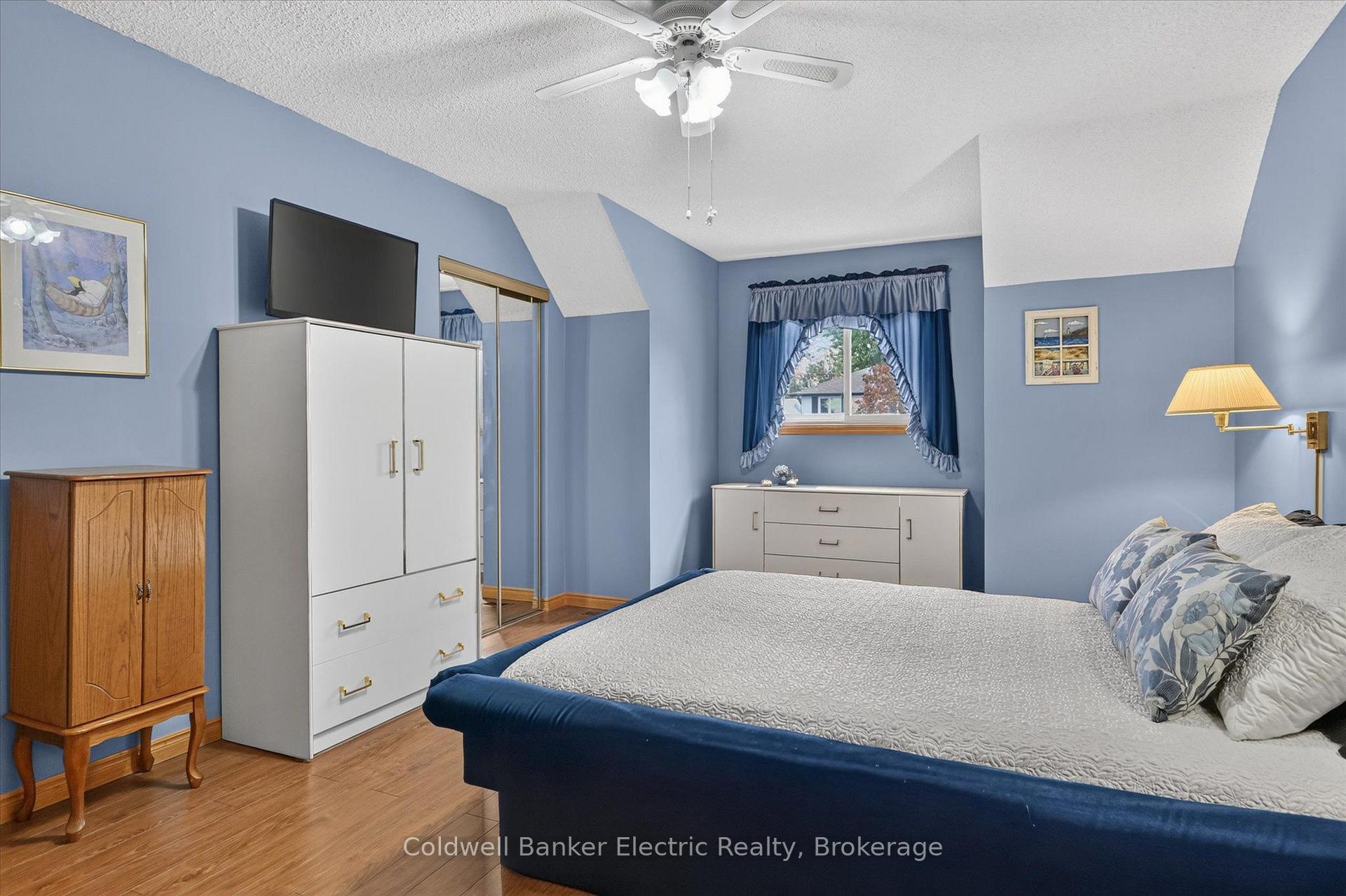 Photo 19 of 948 Smithside Court, Peterborough, Monaghan Ward 2 — HOMEH